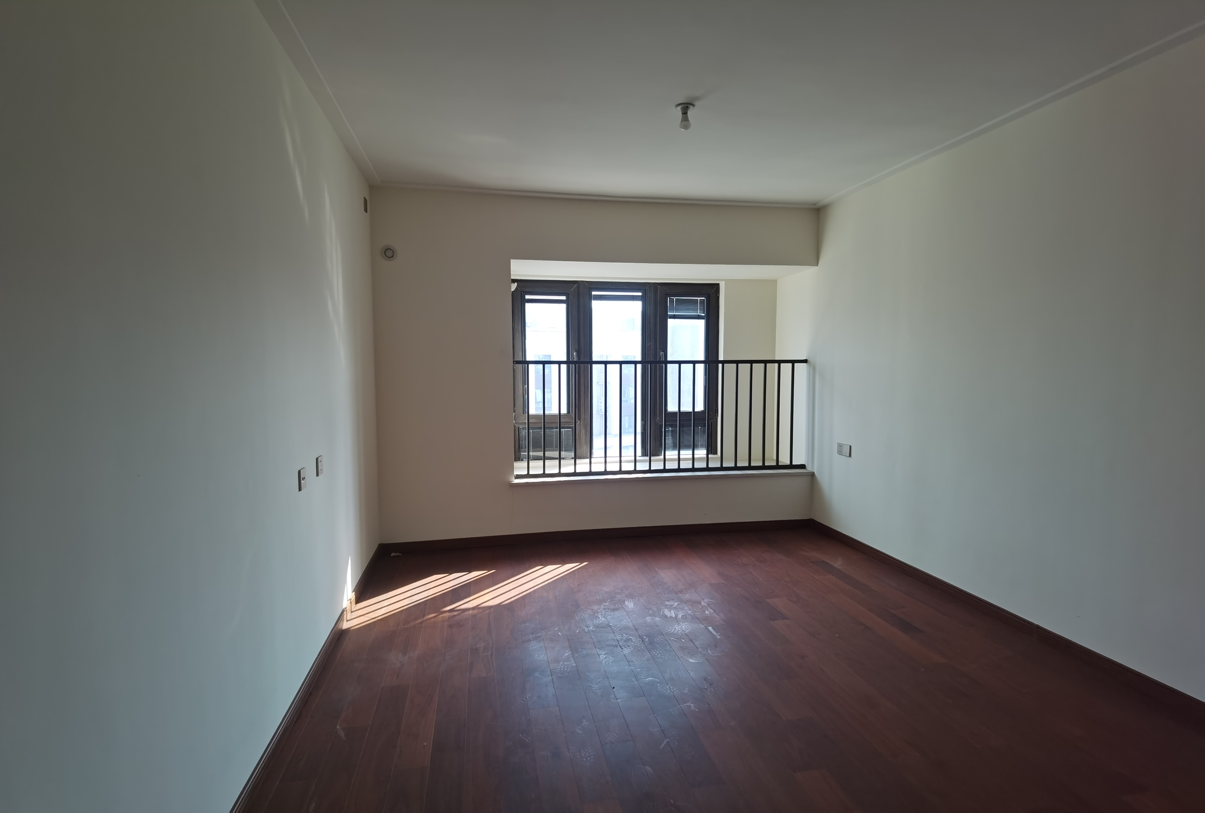 中南万科大都会 3室2厅2卫 125m&sup2;