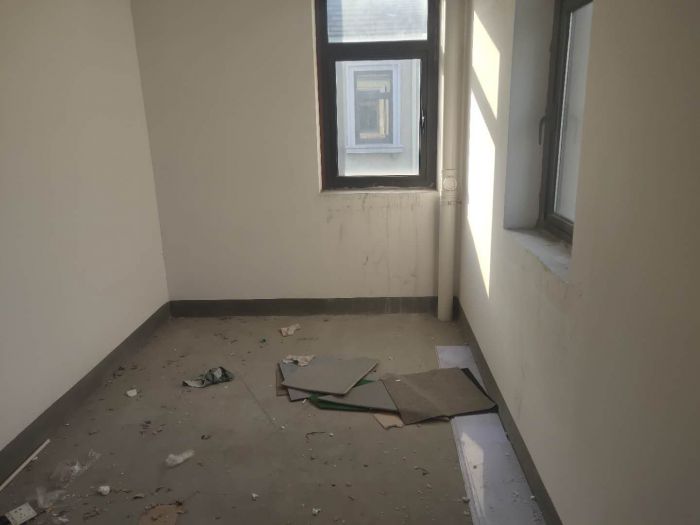 金河名人世家 5室2厅3卫 302.00m&sup2;
