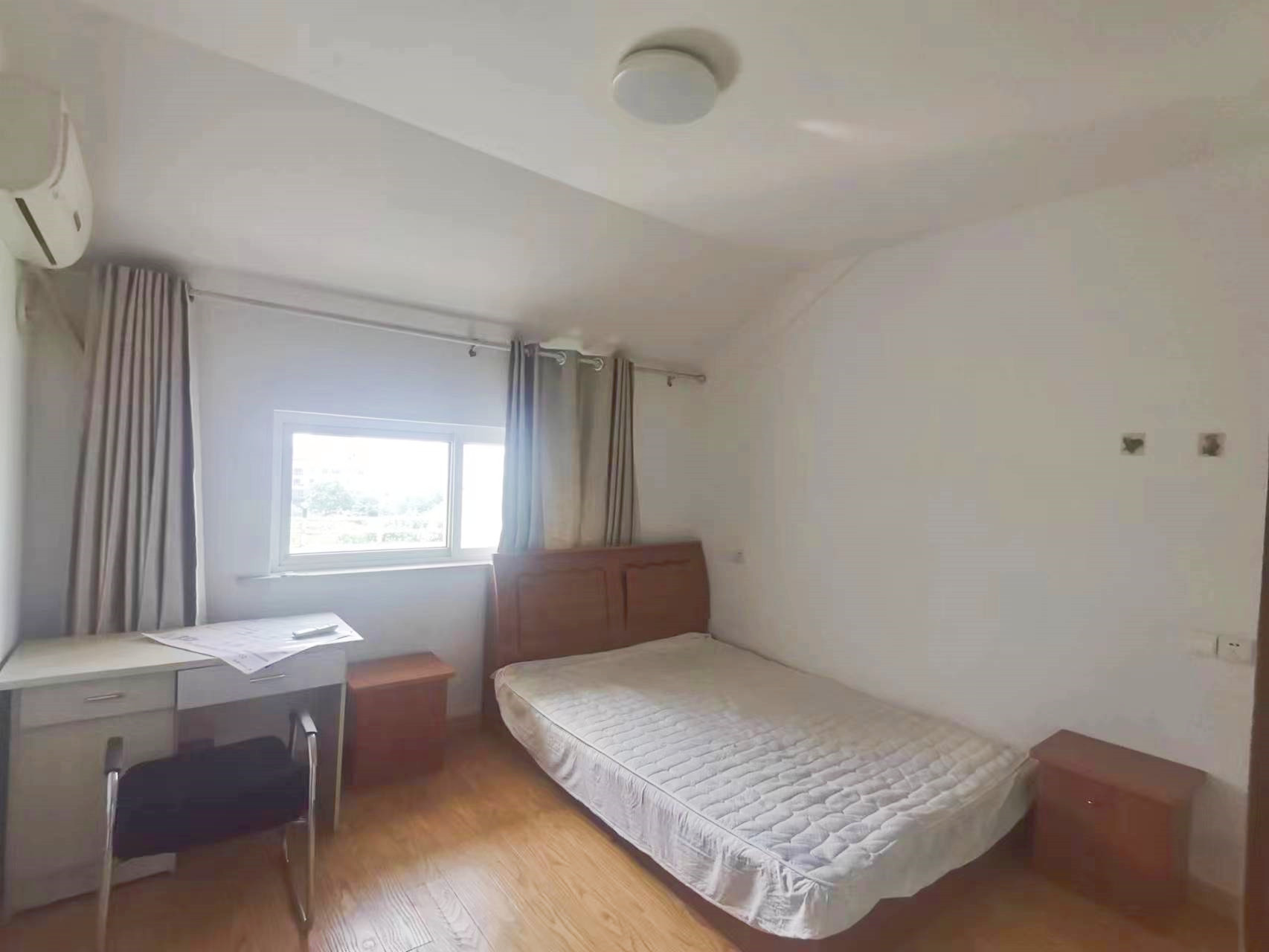天勤家园 3室2厅2卫 110m&sup2;
