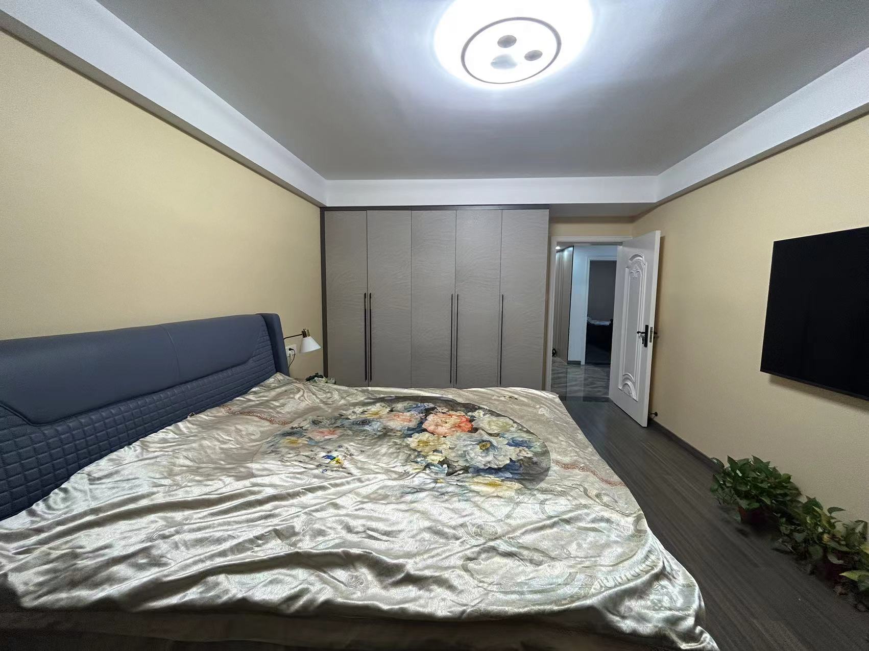 汇富花苑 3室2厅2卫 155m&sup2;