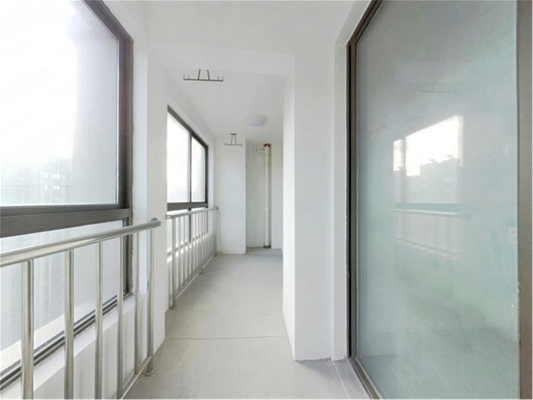 兴石花园 3室2厅1卫 114m&sup2;