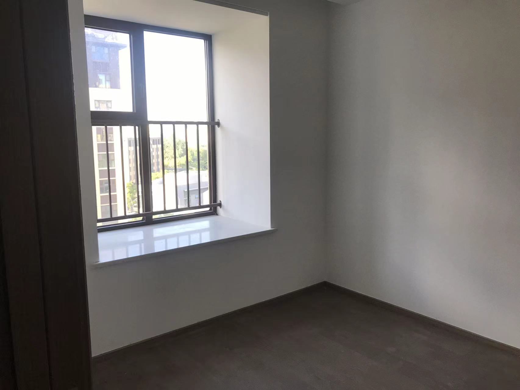 珑府 4室2厅2卫 143m&sup2;