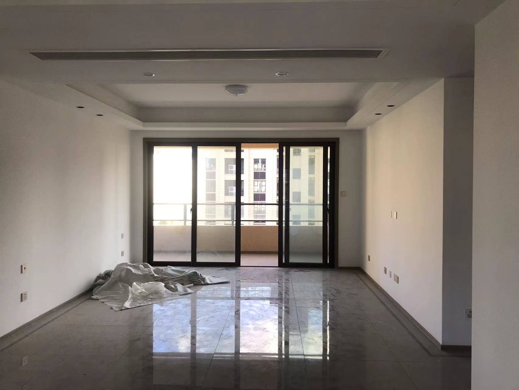 珑府 4室2厅2卫 143m²