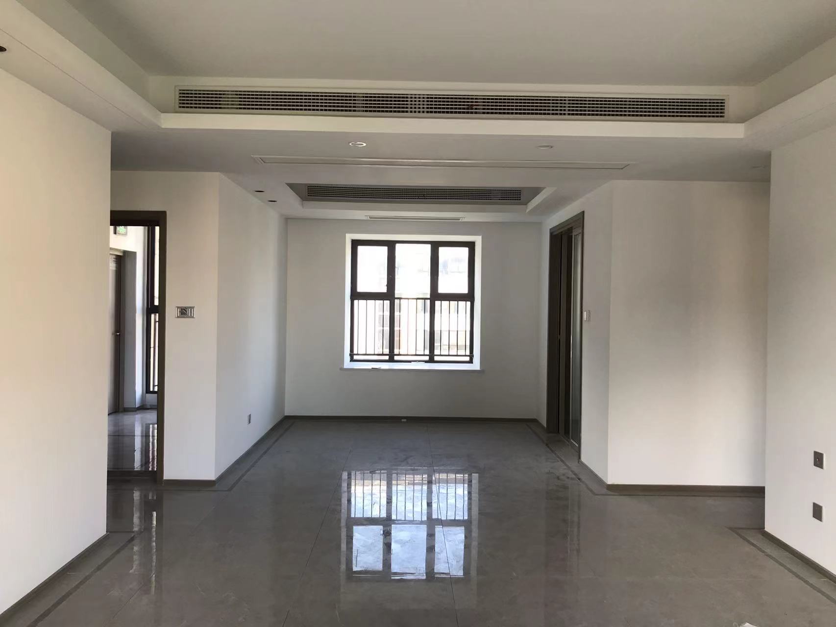 珑府 4室2厅2卫 143m&sup2;
