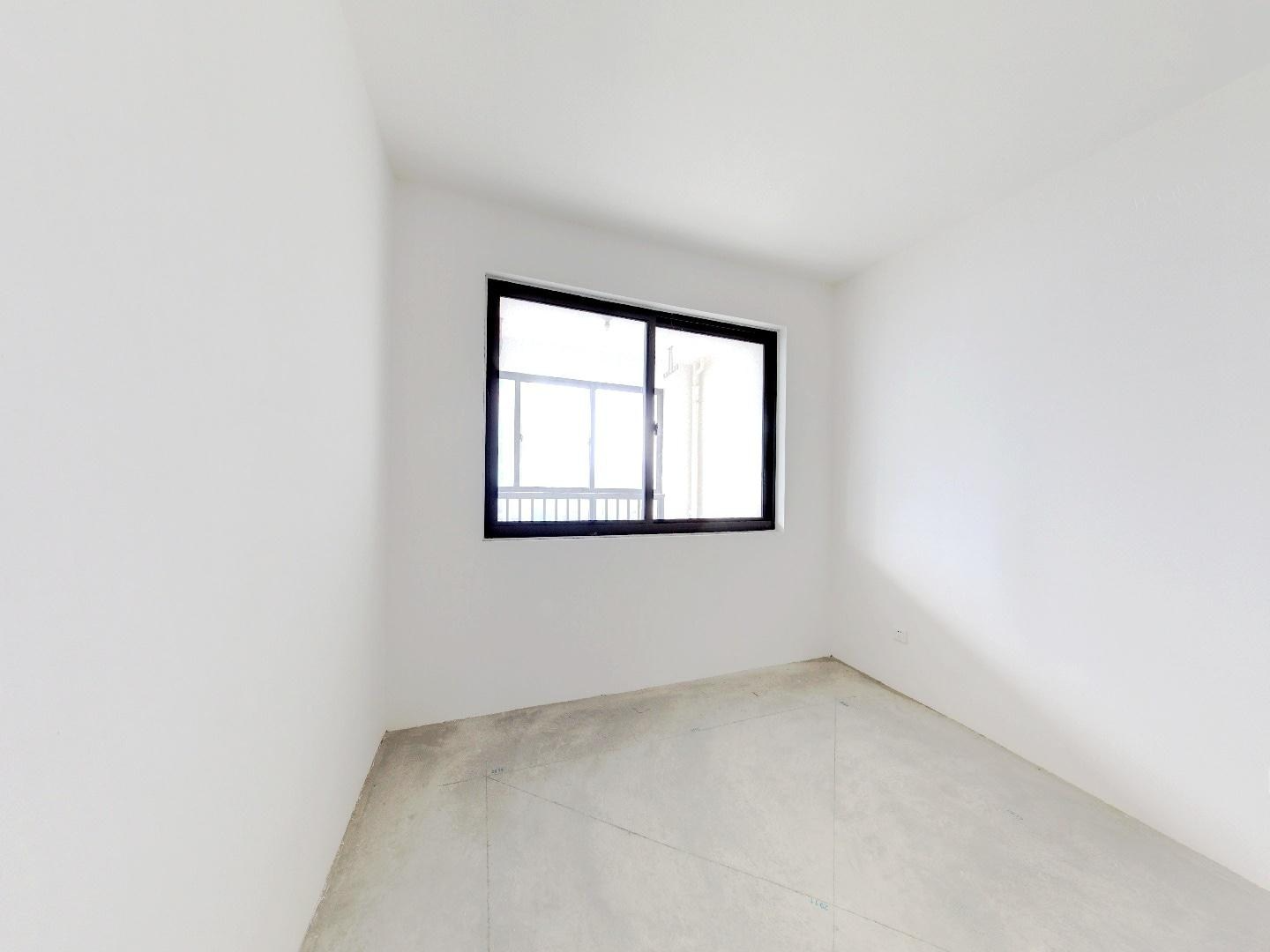 万濠山庄 4室2厅2卫 166m&sup2;