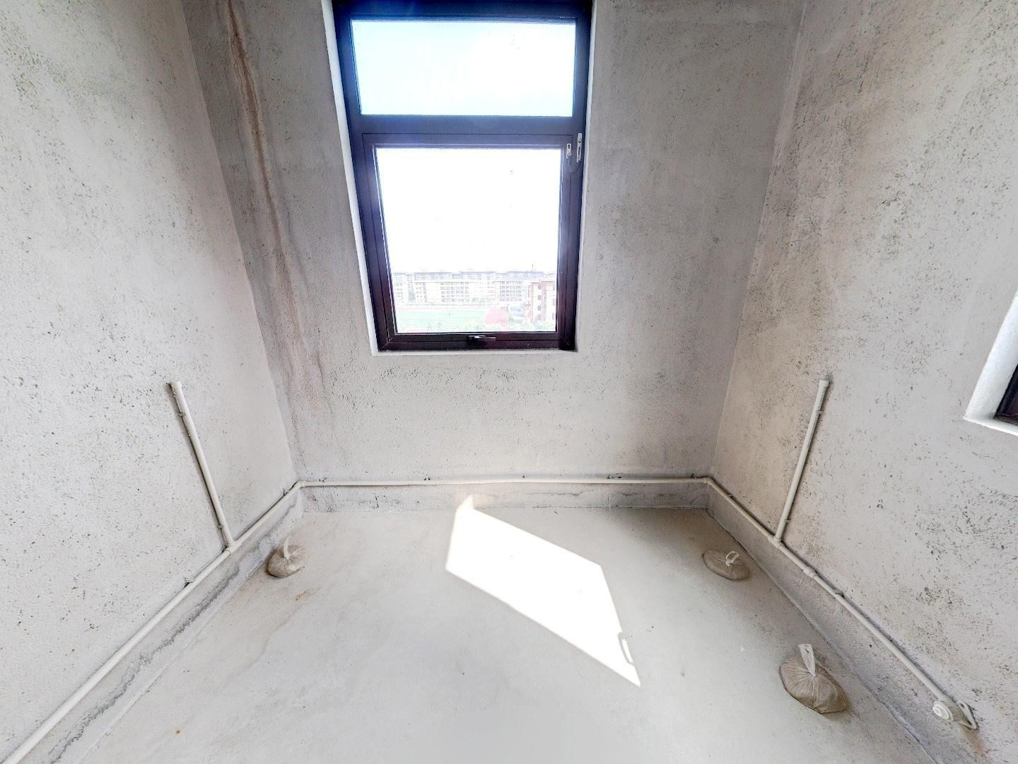 万濠山庄 4室2厅2卫 166m&sup2;