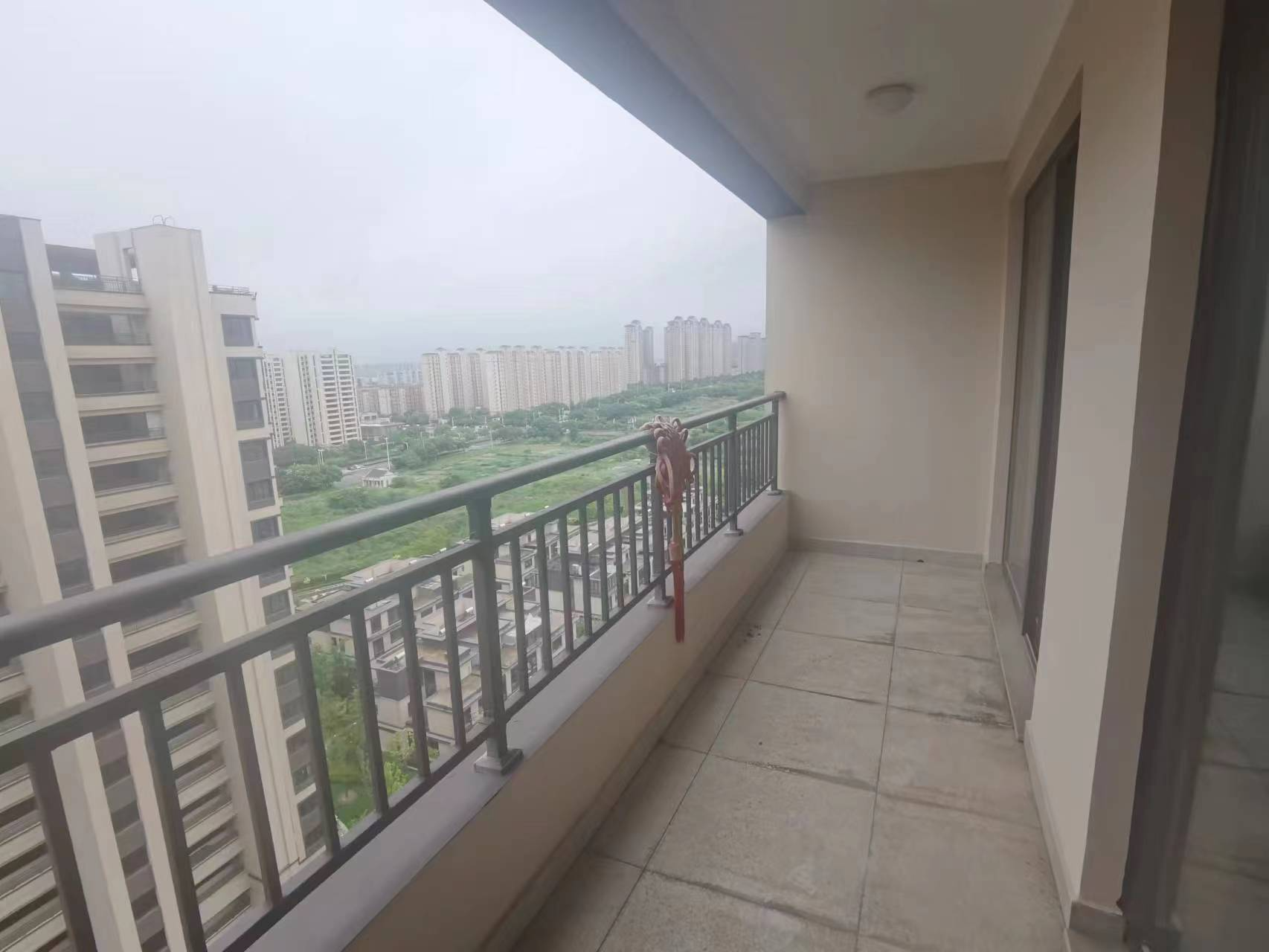 湖山源著 3室2厅2卫 99m²
