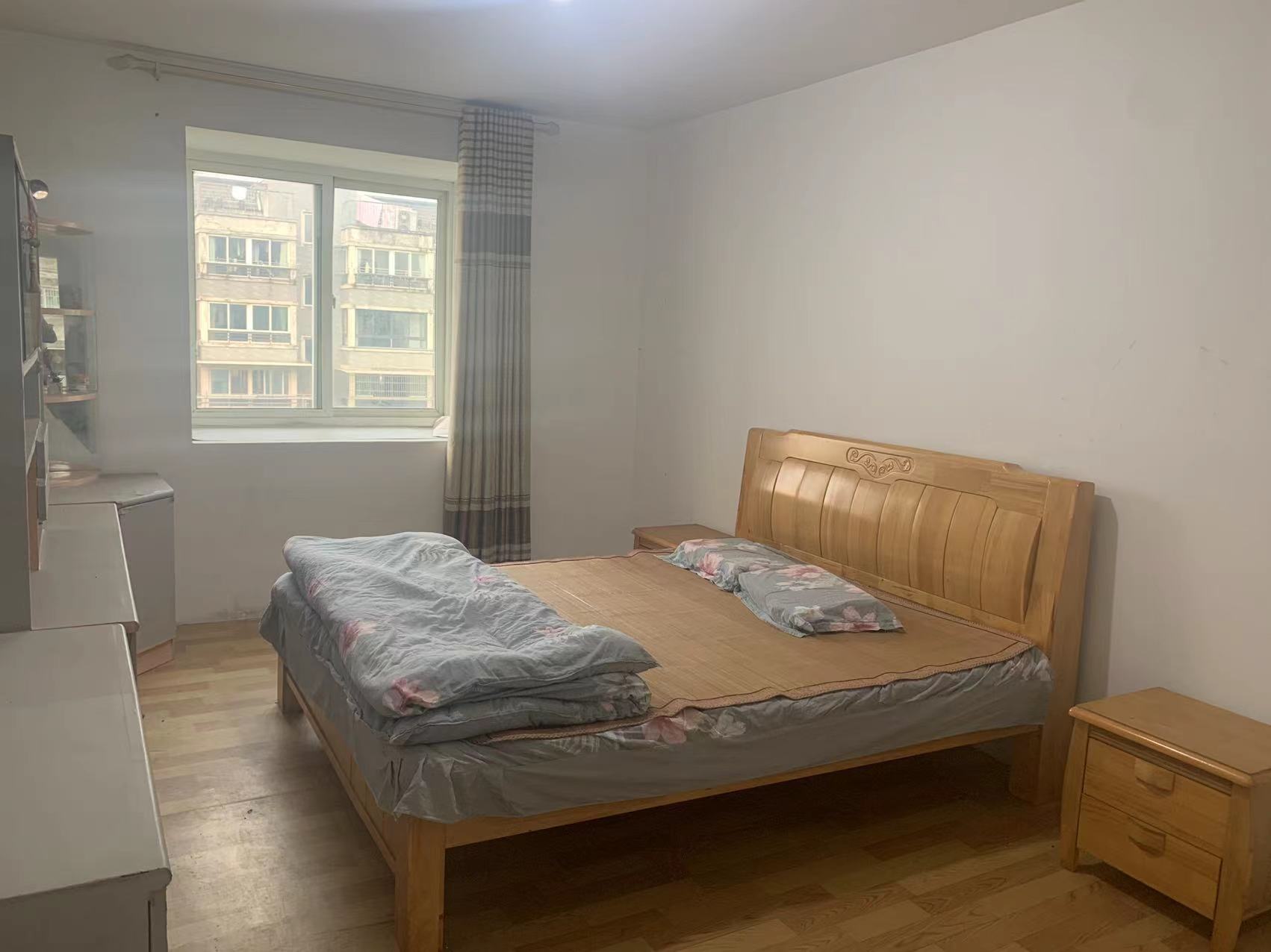 天山花苑西区 3室2厅2卫 144m&sup2;