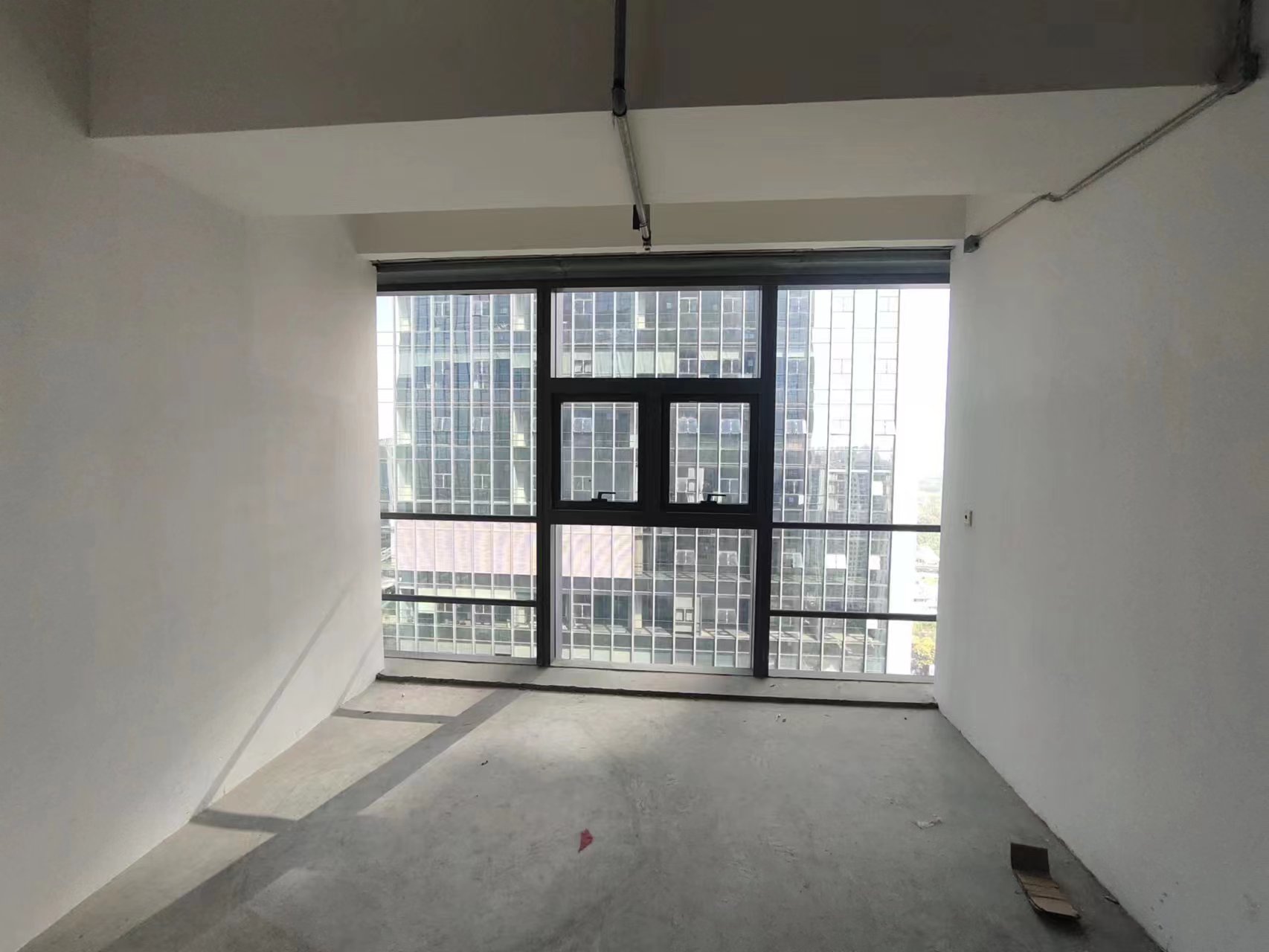 凤凰文化广场 1室厅卫 145m&sup2;
