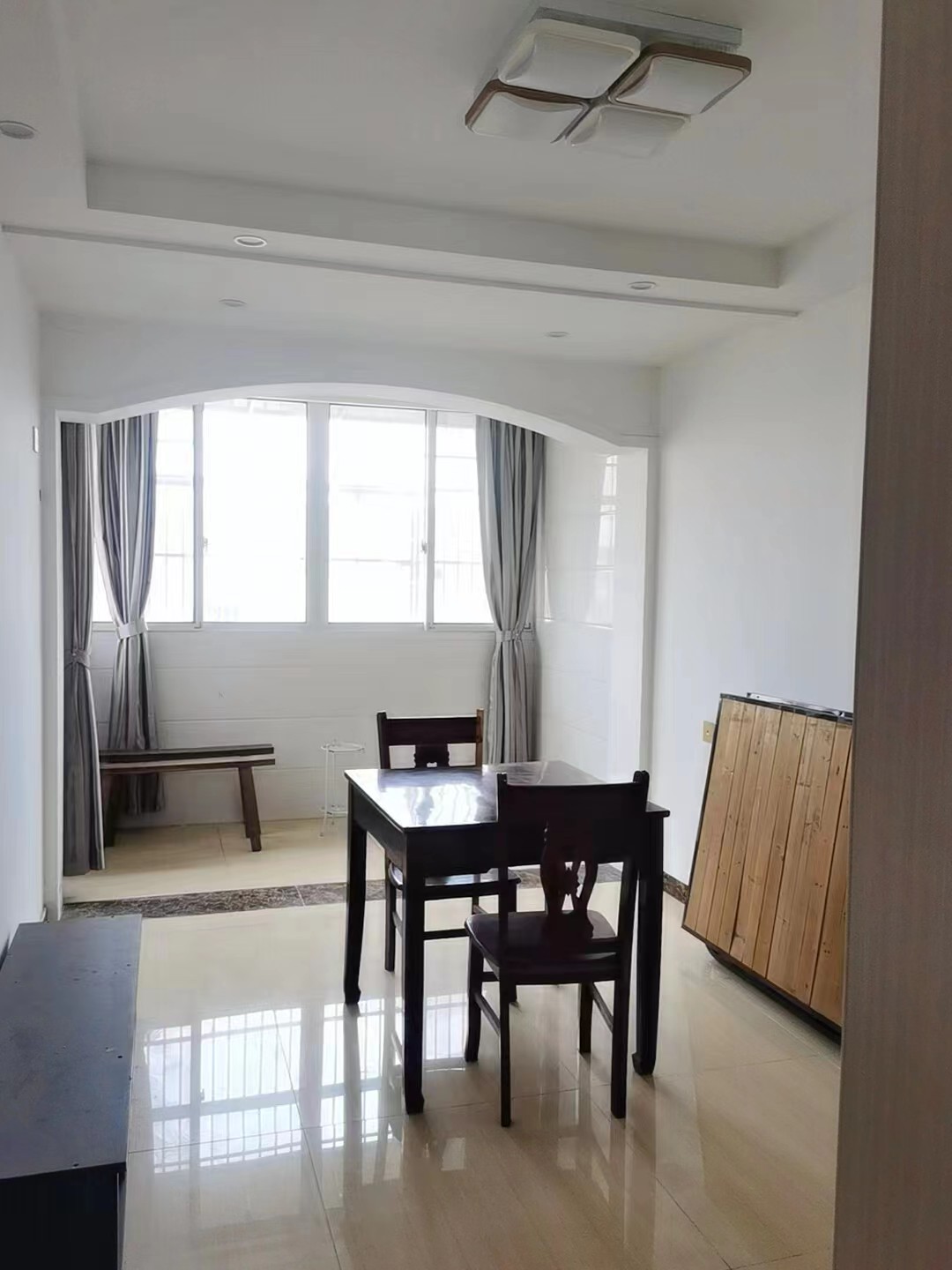金泰花园C区 4室2厅1卫 70m&sup2;
