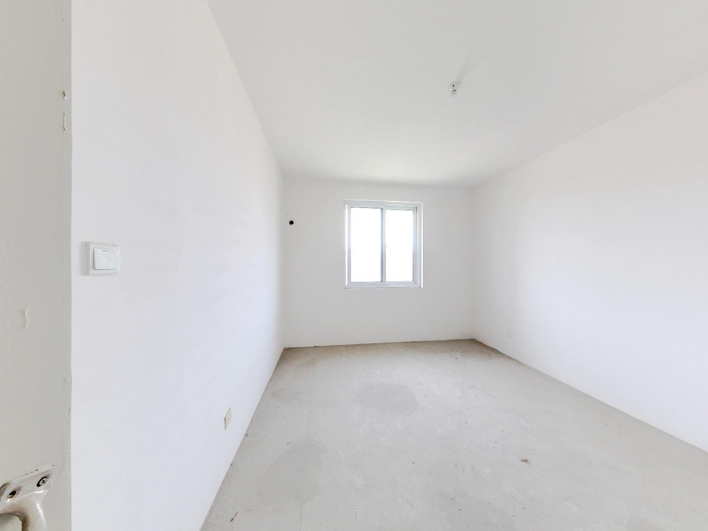 永泰佳园 3室2厅2卫 150m&sup2;