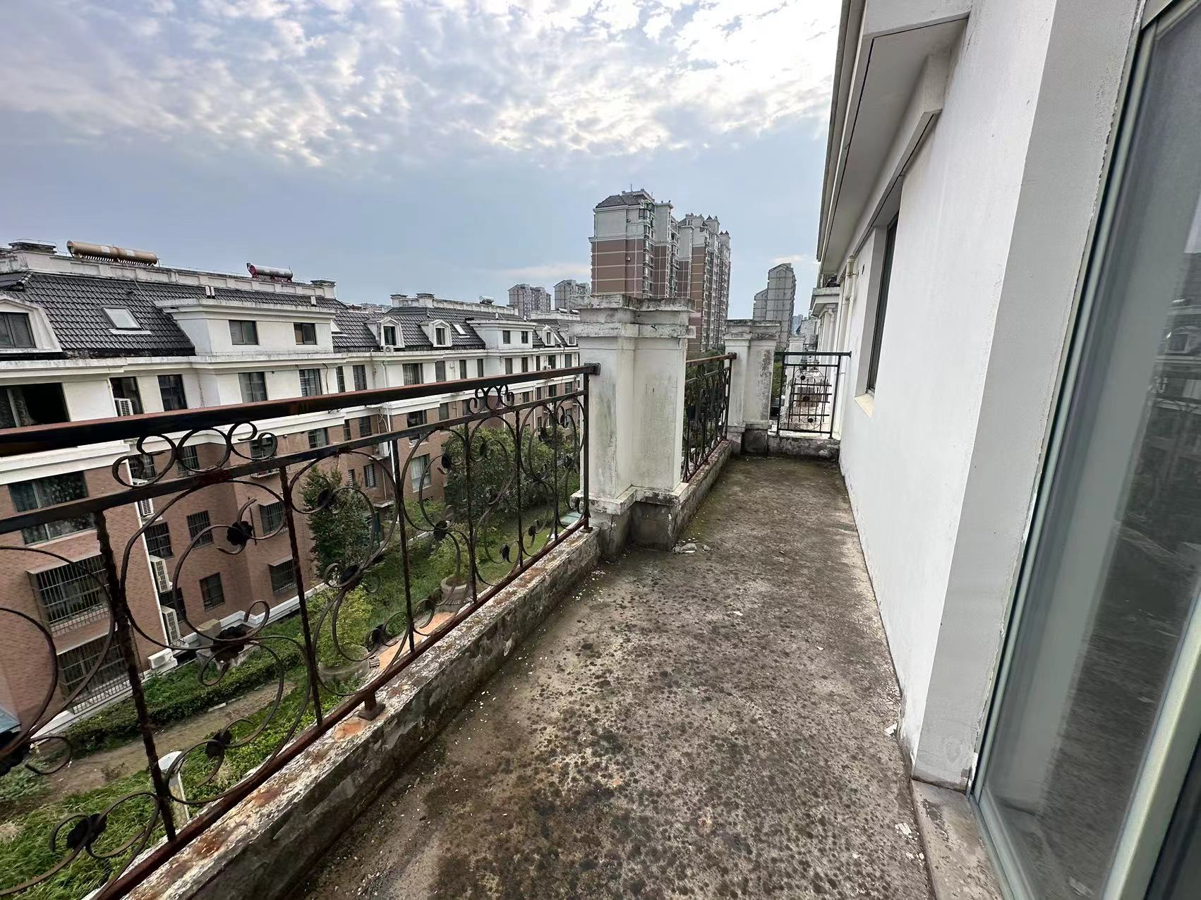 水榭花都 4室2厅2卫 155.63m&sup2;