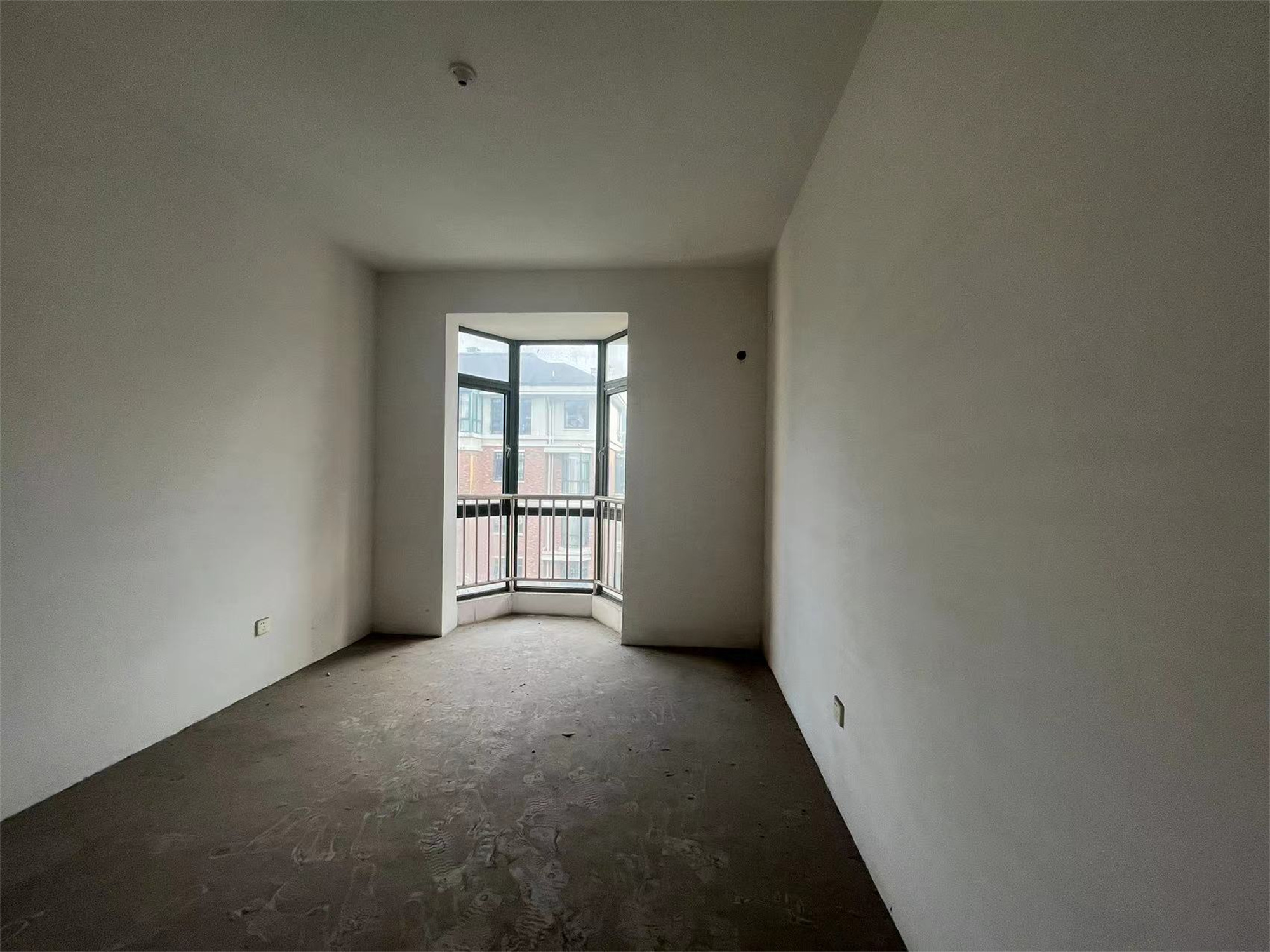 凤凰莱茵苑 4室3厅3卫 212.87m&sup2;