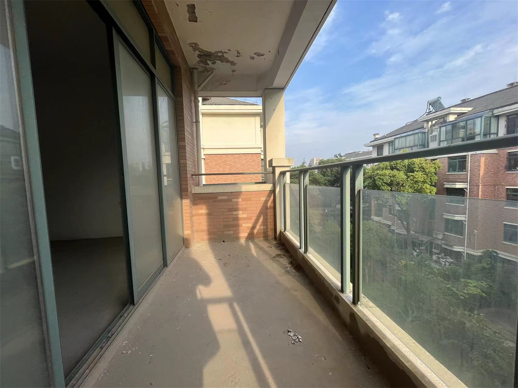 凤凰莱茵苑 4室3厅3卫 212.87m&sup2;