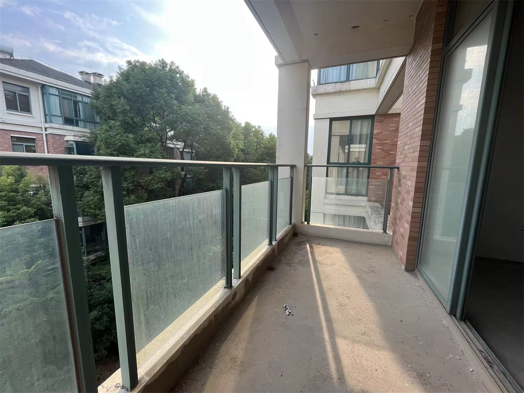 凤凰莱茵苑 4室3厅3卫 212.87m&sup2;