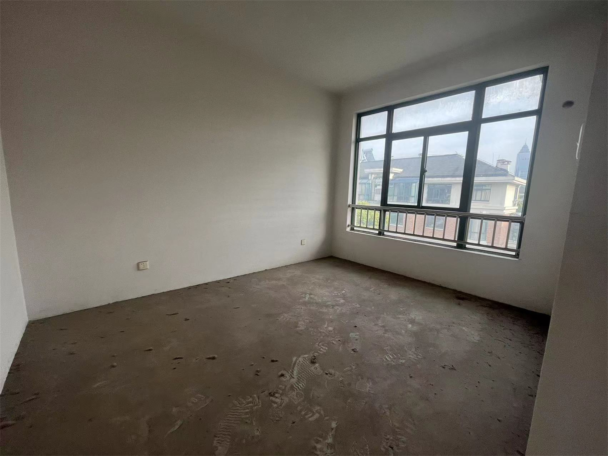 凤凰莱茵苑 4室3厅3卫 212.87m&sup2;