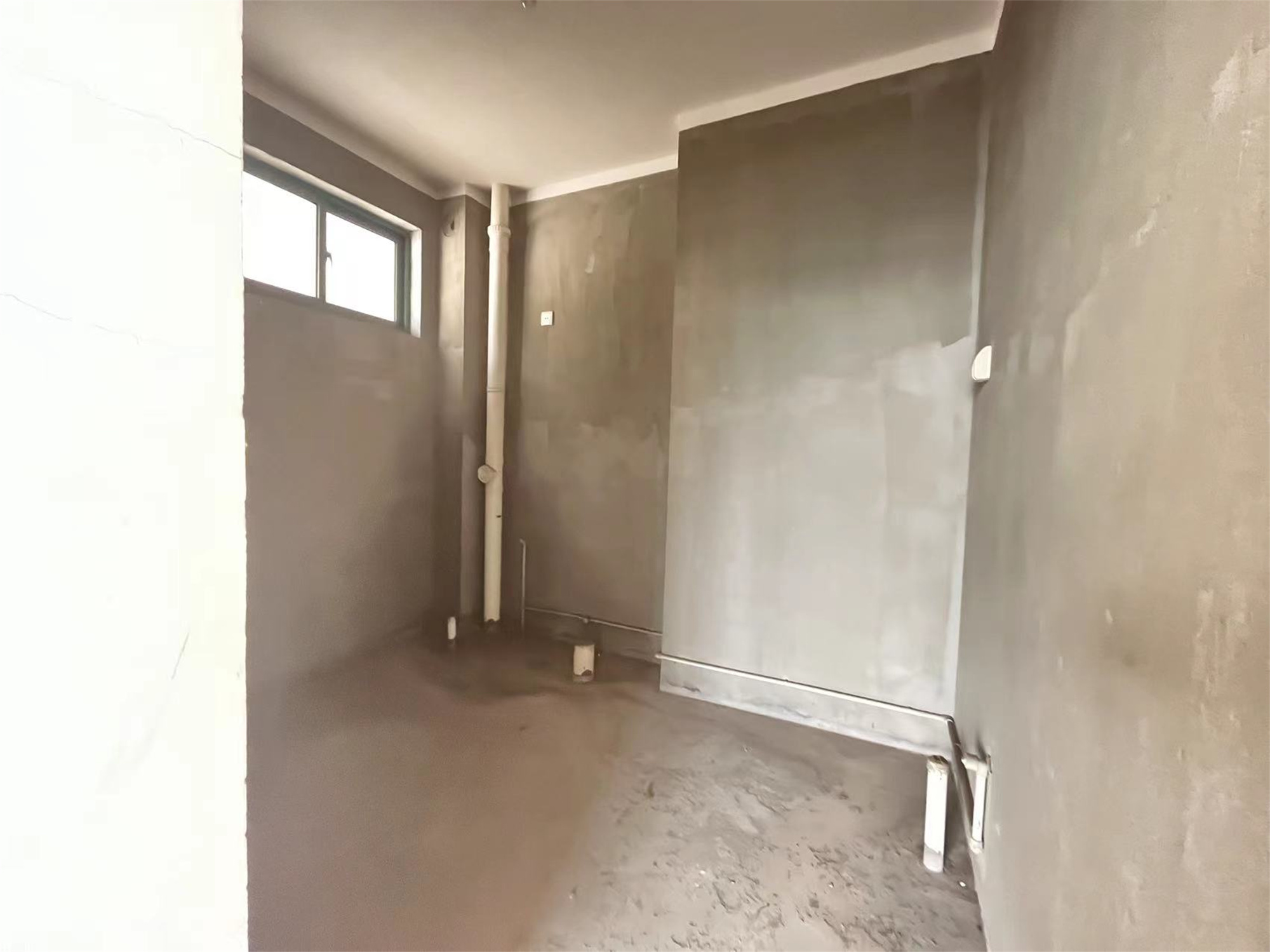 凤凰莱茵苑 4室3厅3卫 212.87m&sup2;