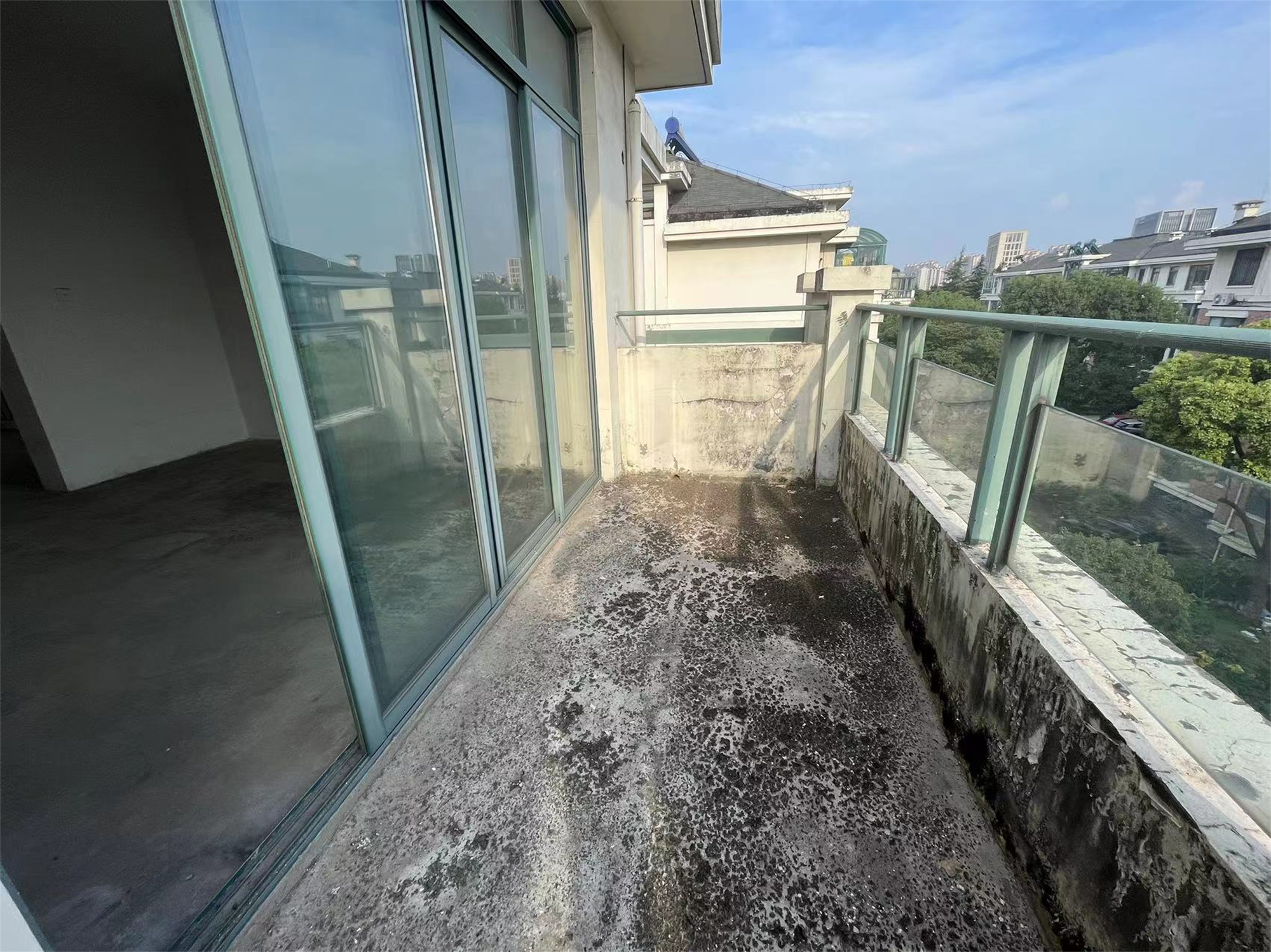 凤凰莱茵苑 4室3厅3卫 212.87m&sup2;