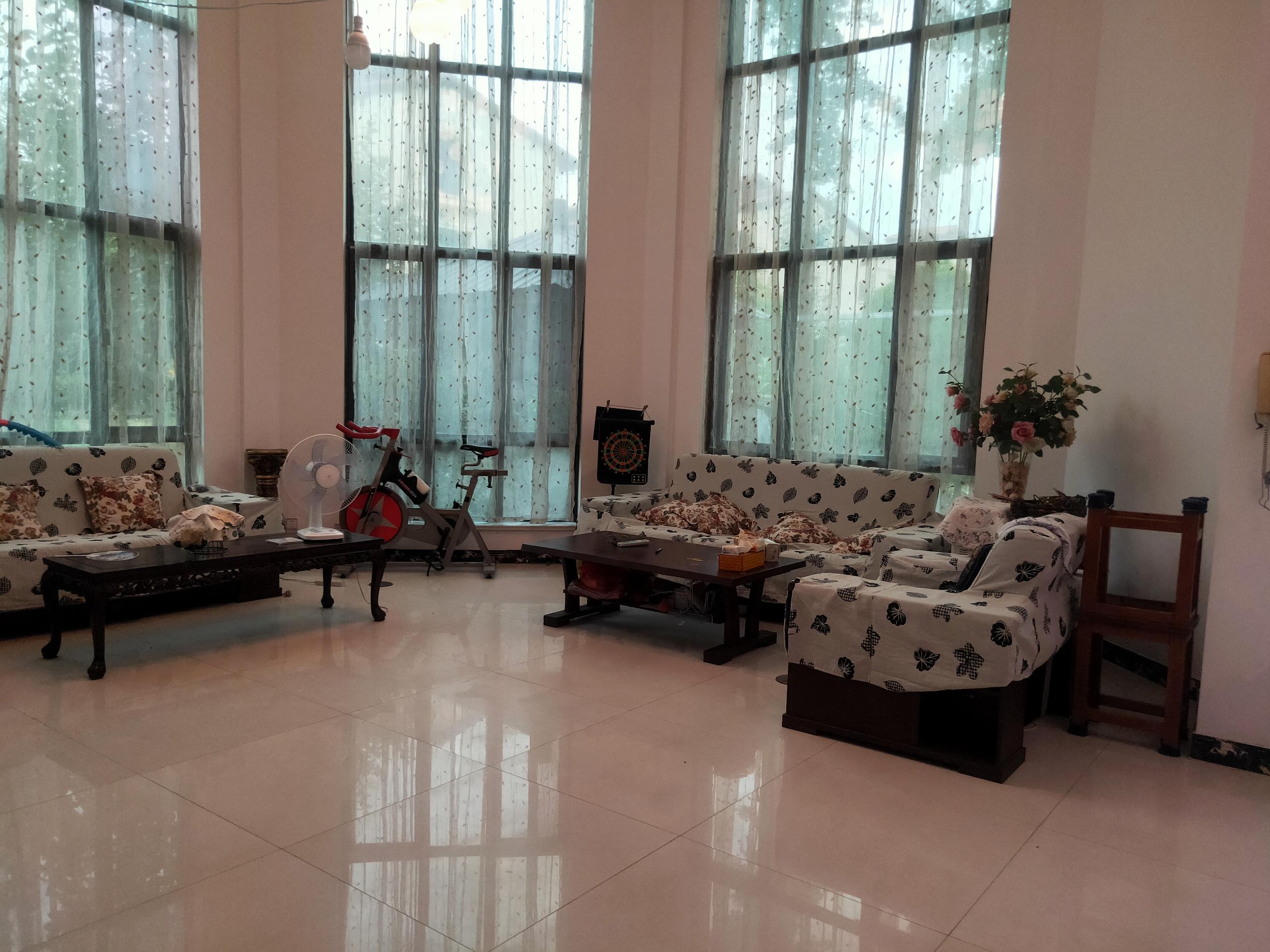 鑫景佳园 5室2厅4卫 398.40m²