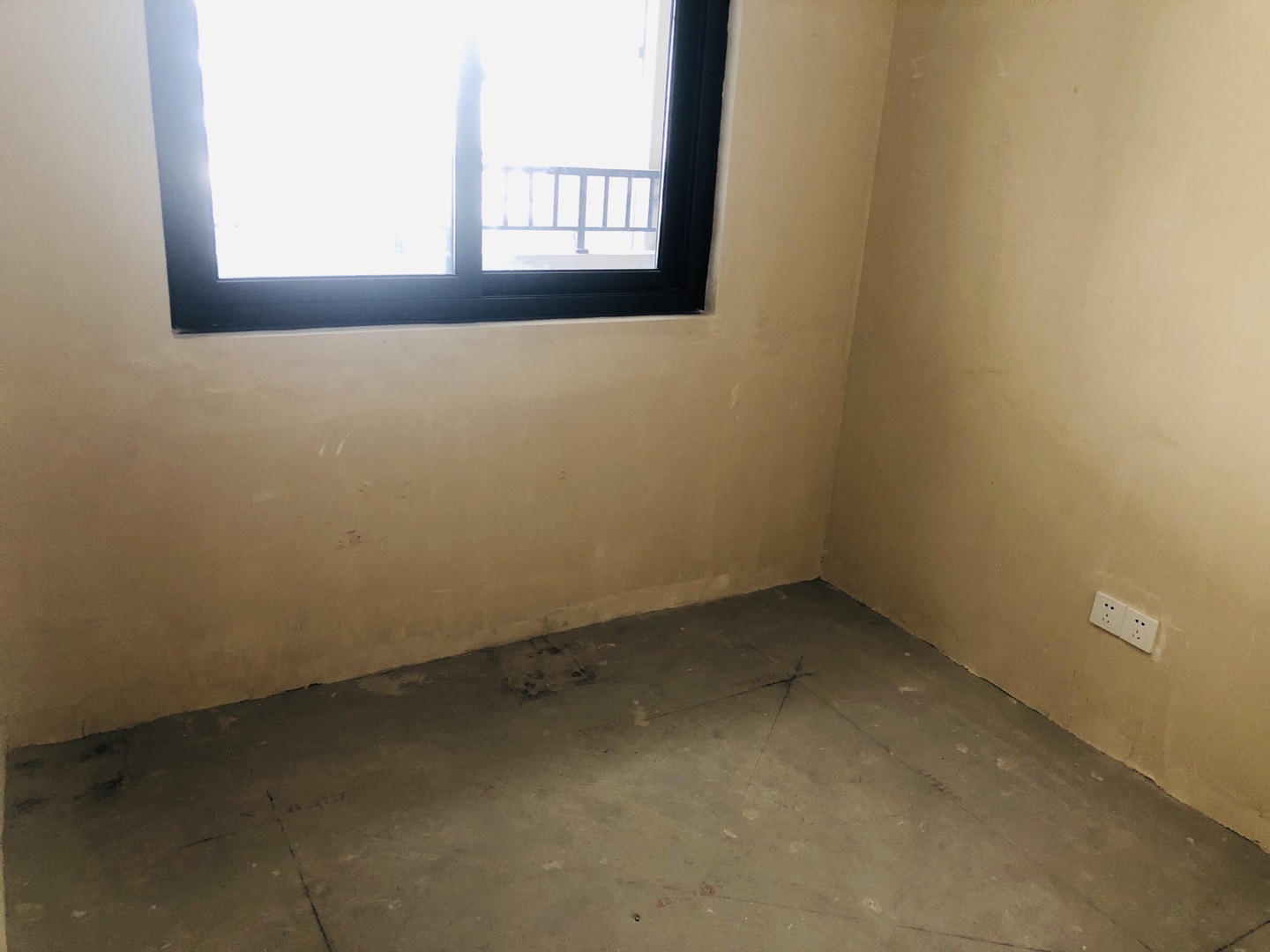 绿地江海图 3室2厅1卫 100.00m&sup2;