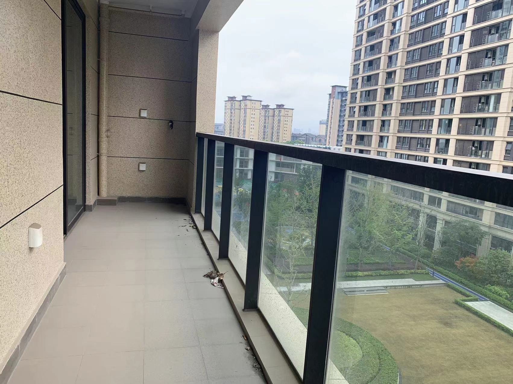 绿城沁园 3室2厅2卫 133m&sup2;