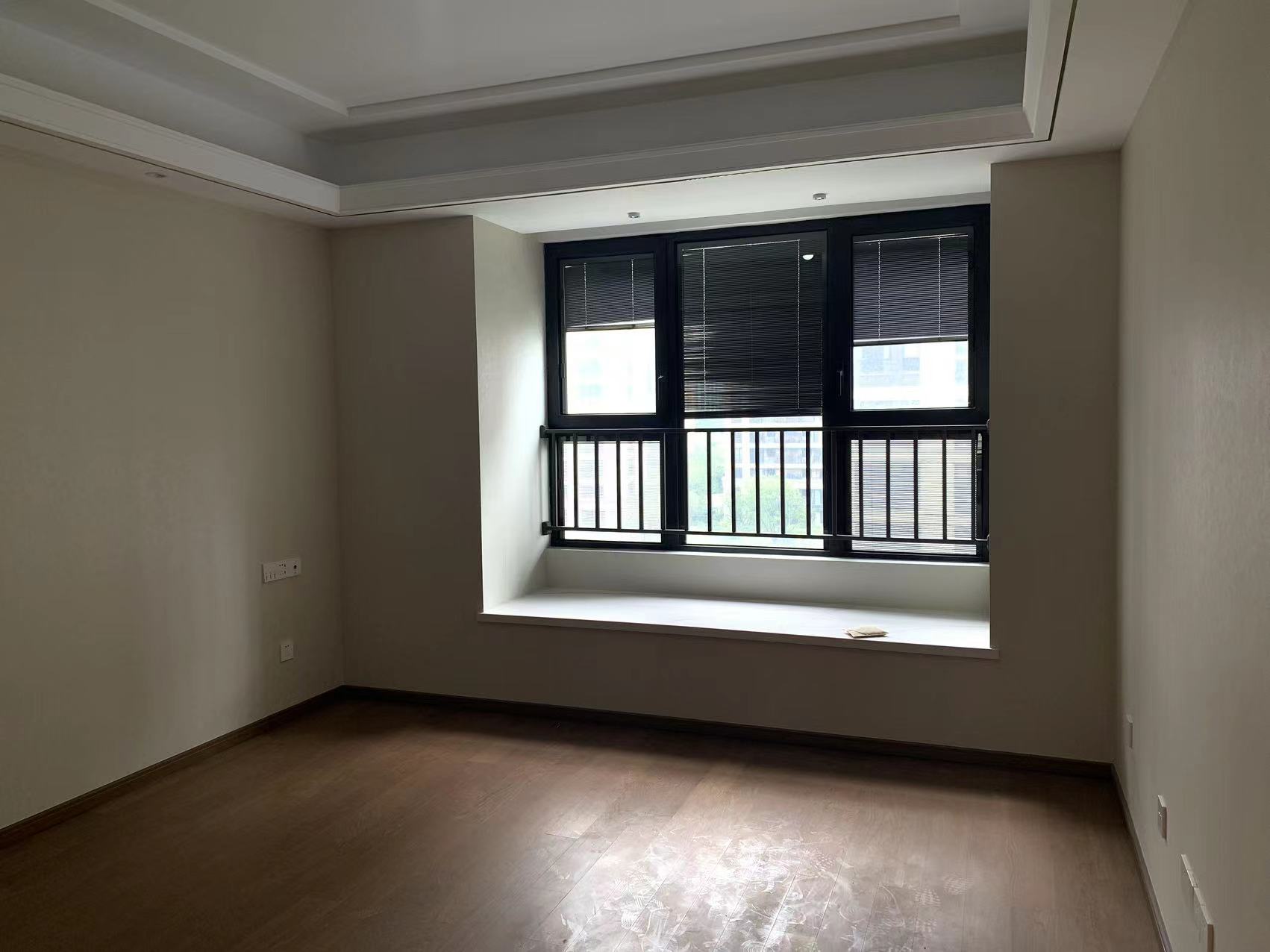 绿城沁园 3室2厅2卫 133m&sup2;