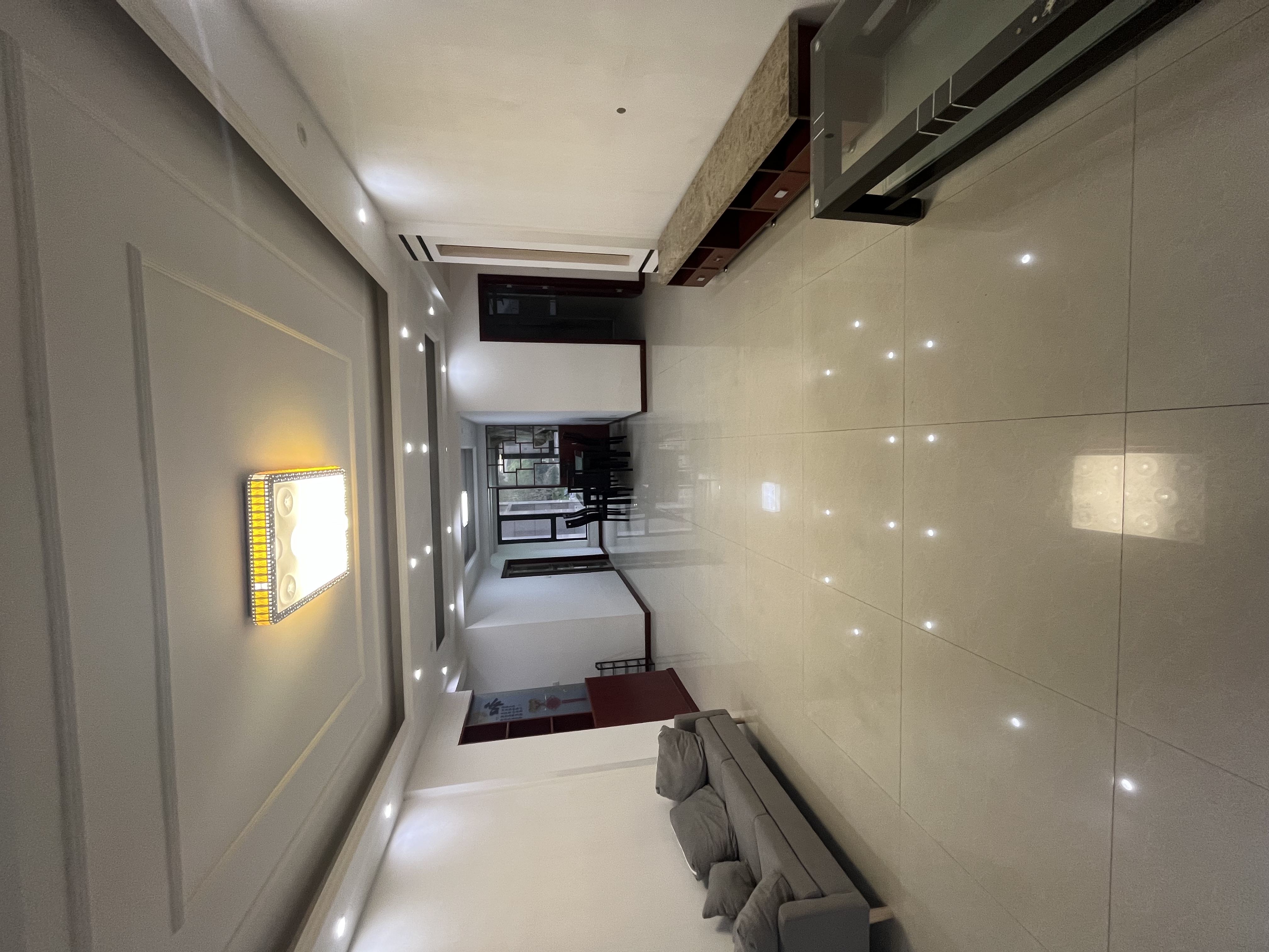 中港翡翠城 4室2厅2卫 142m²