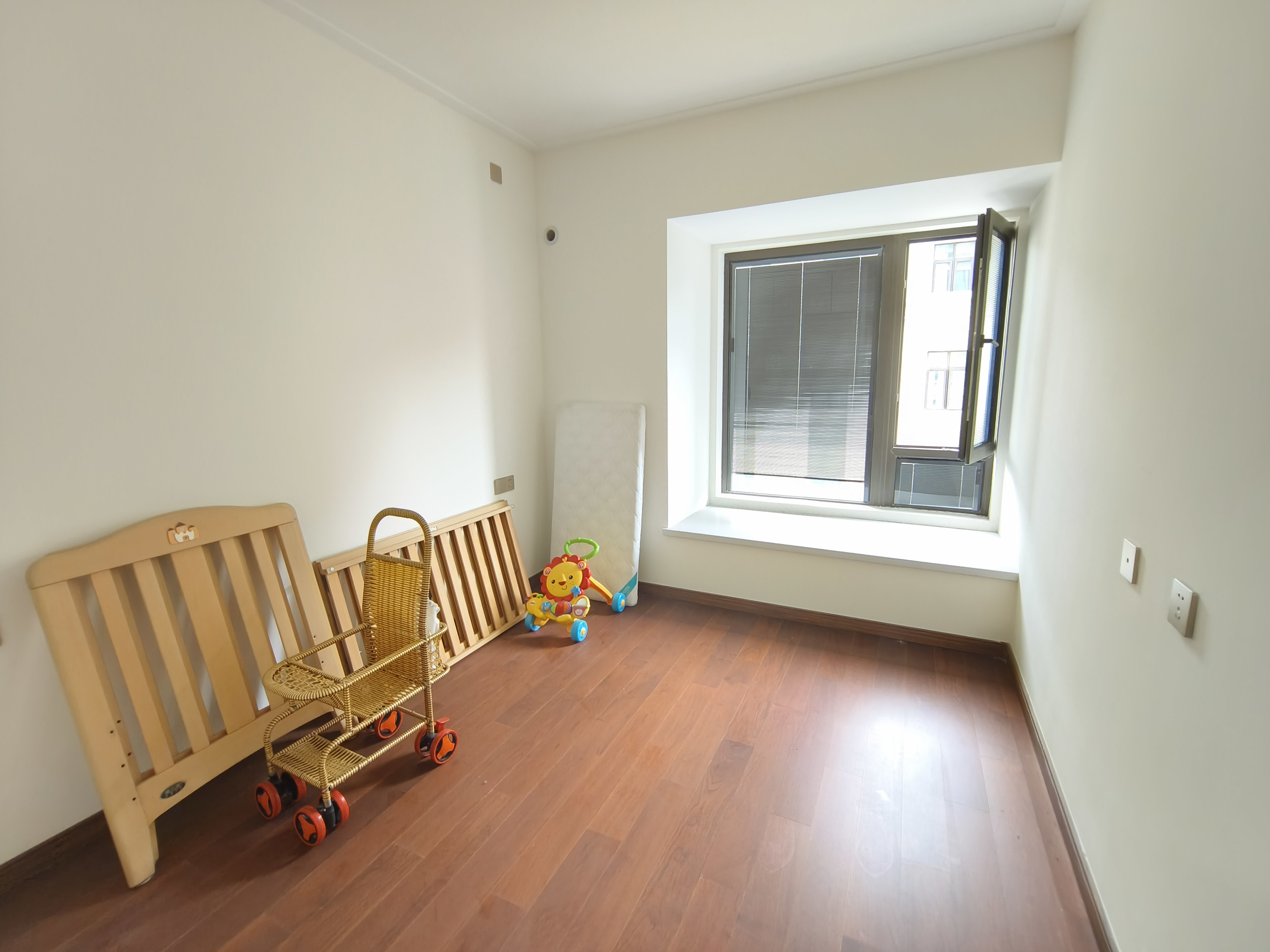 中南万科大都会 4室2厅2卫 154m²