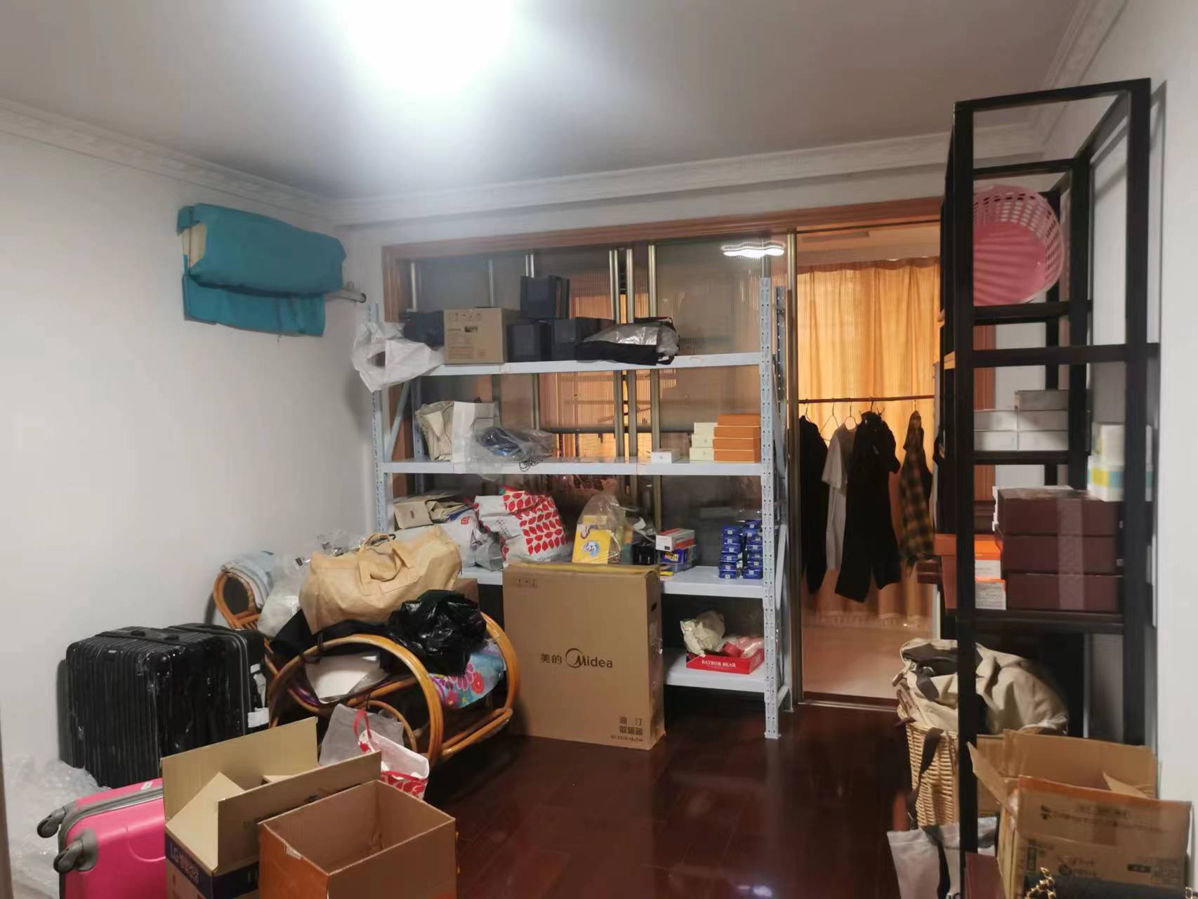 金辉花园 3室2厅1卫 141m&sup2;
