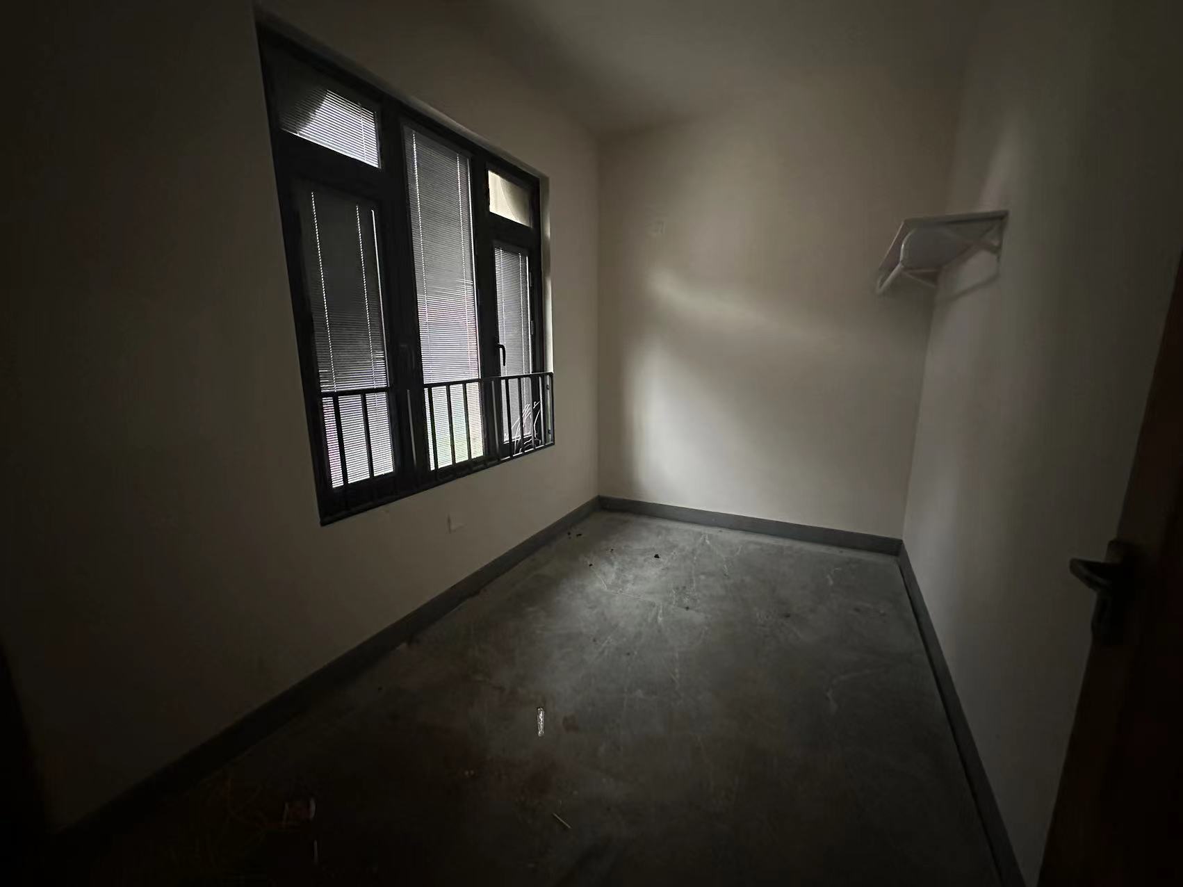 招商新城雍景湾 4室2厅2卫 168m&sup2;