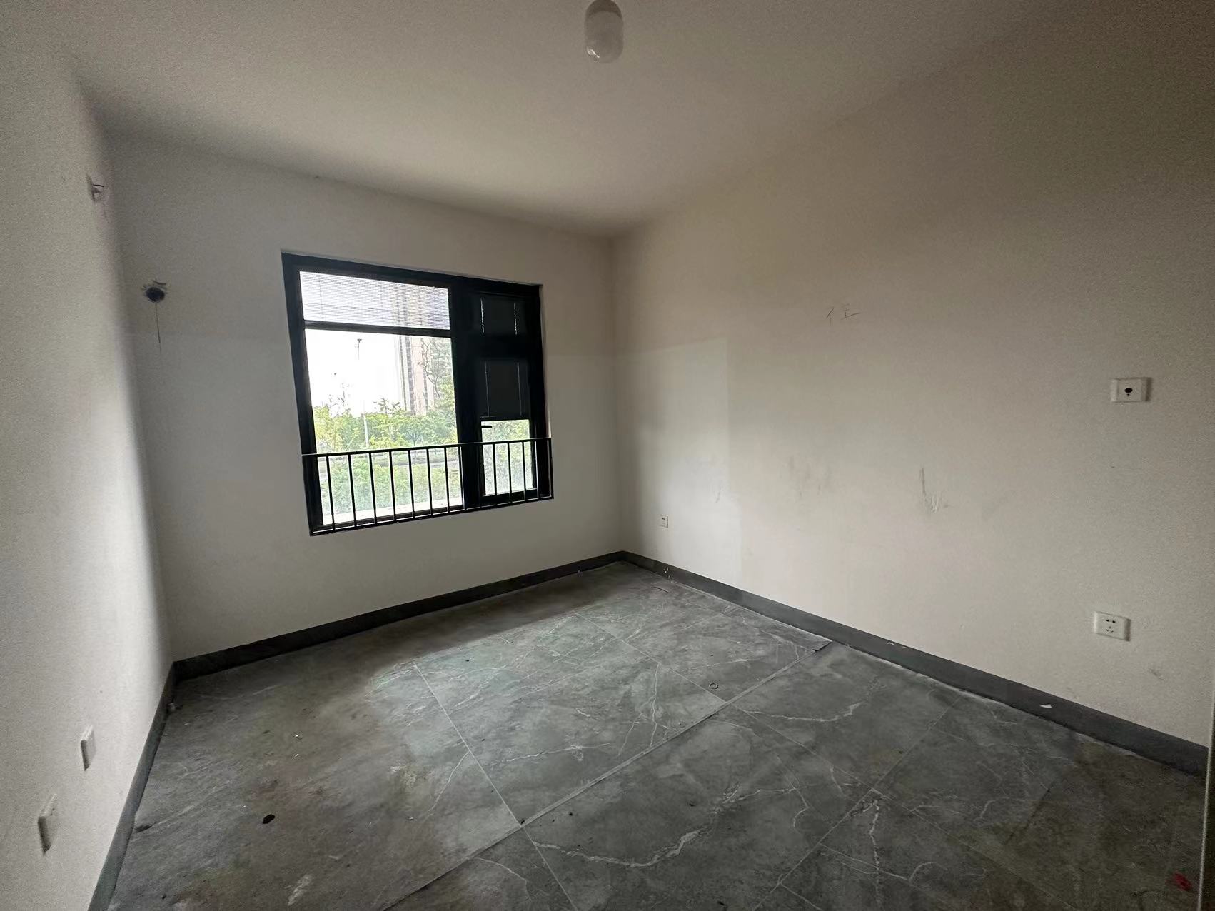 招商新城雍景湾 4室2厅2卫 168m&sup2;