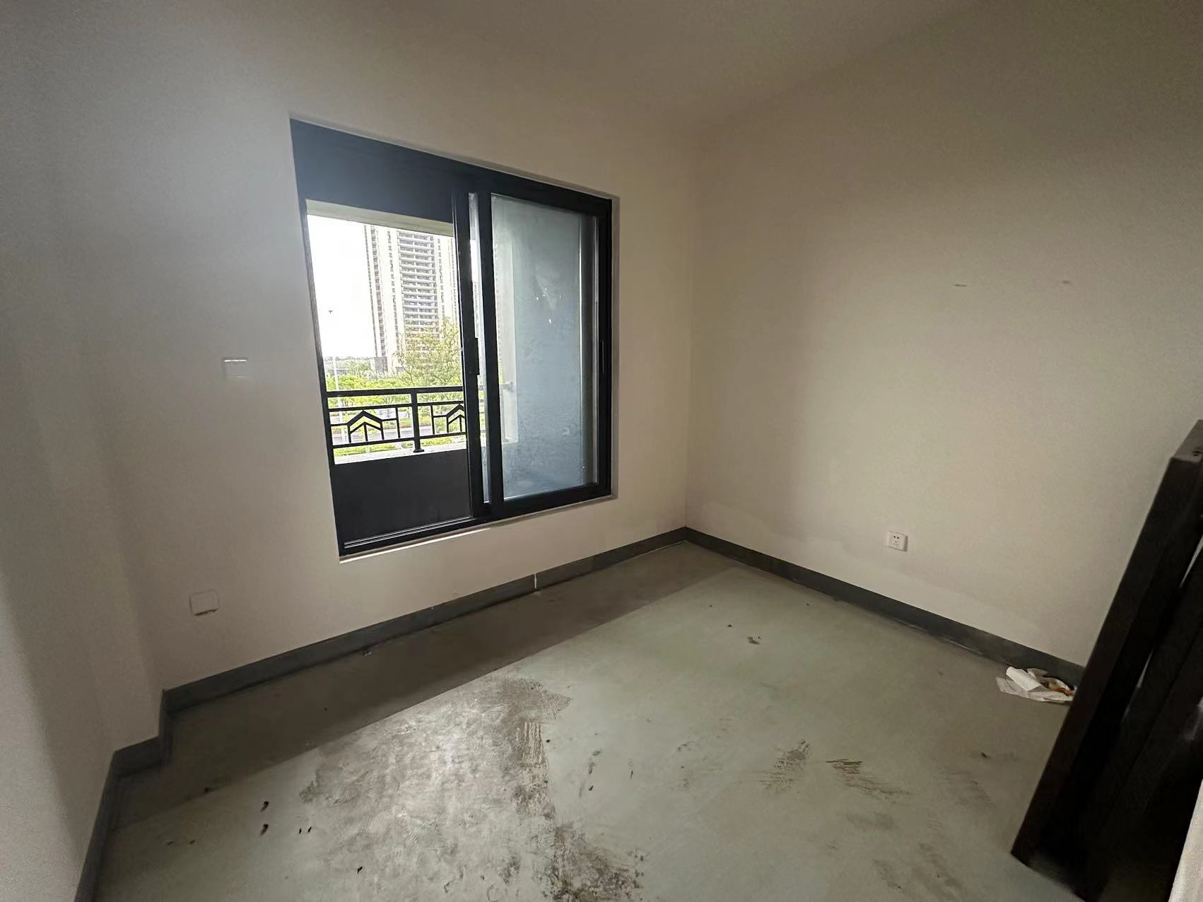 招商新城雍景湾 4室2厅2卫 168m&sup2;