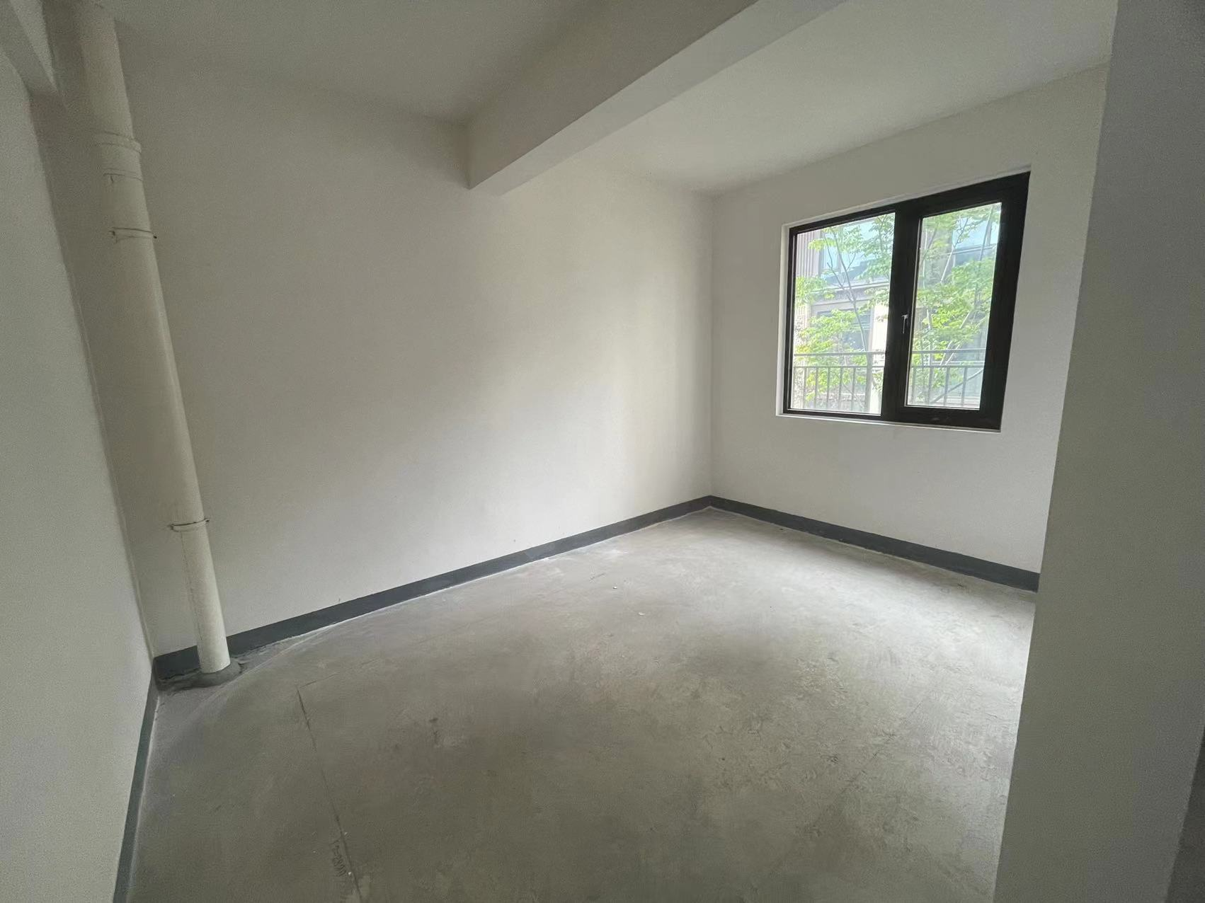 绿地新里城 4室2厅3卫 145m&sup2;