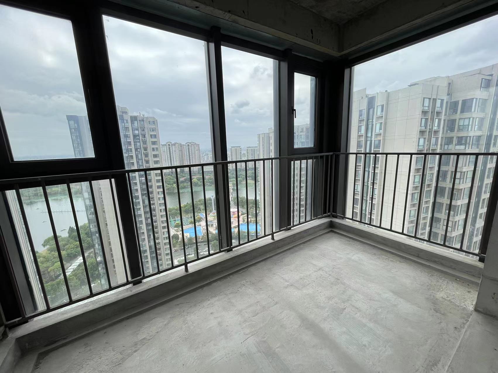 南山湖一号 4室2厅2卫 141.29m&sup2;