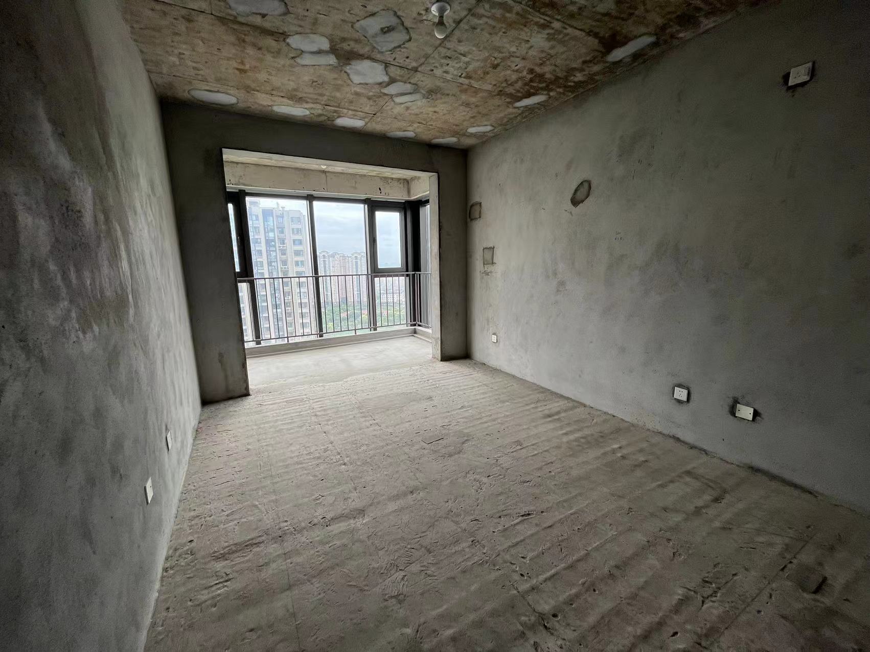 南山湖一号 4室2厅2卫 141.29m&sup2;