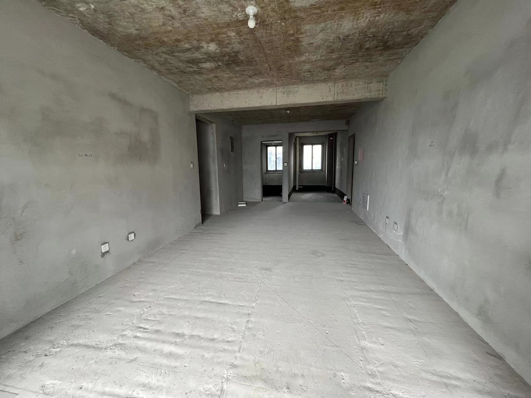 南山湖一号 4室2厅2卫 141.29m²