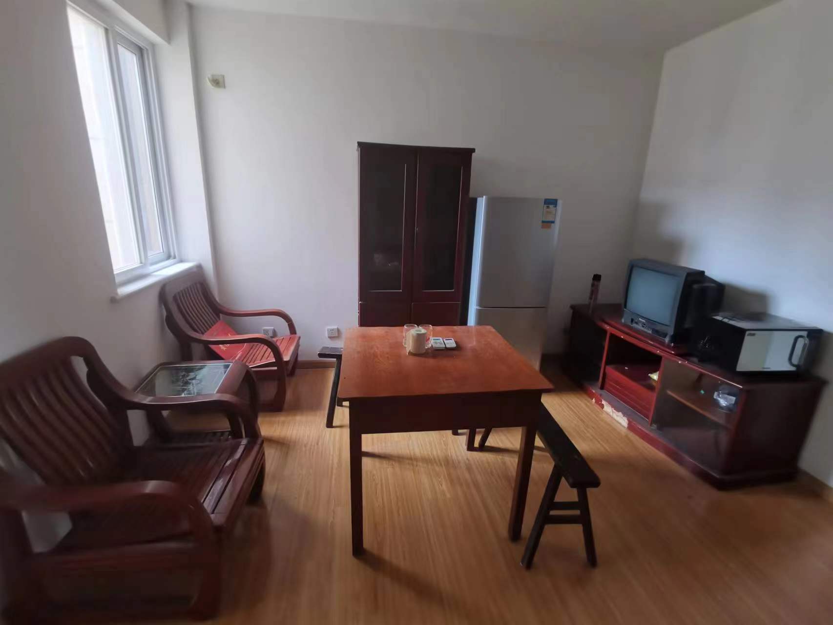 三里墩花苑四期 4室2厅2卫 82m&sup2;