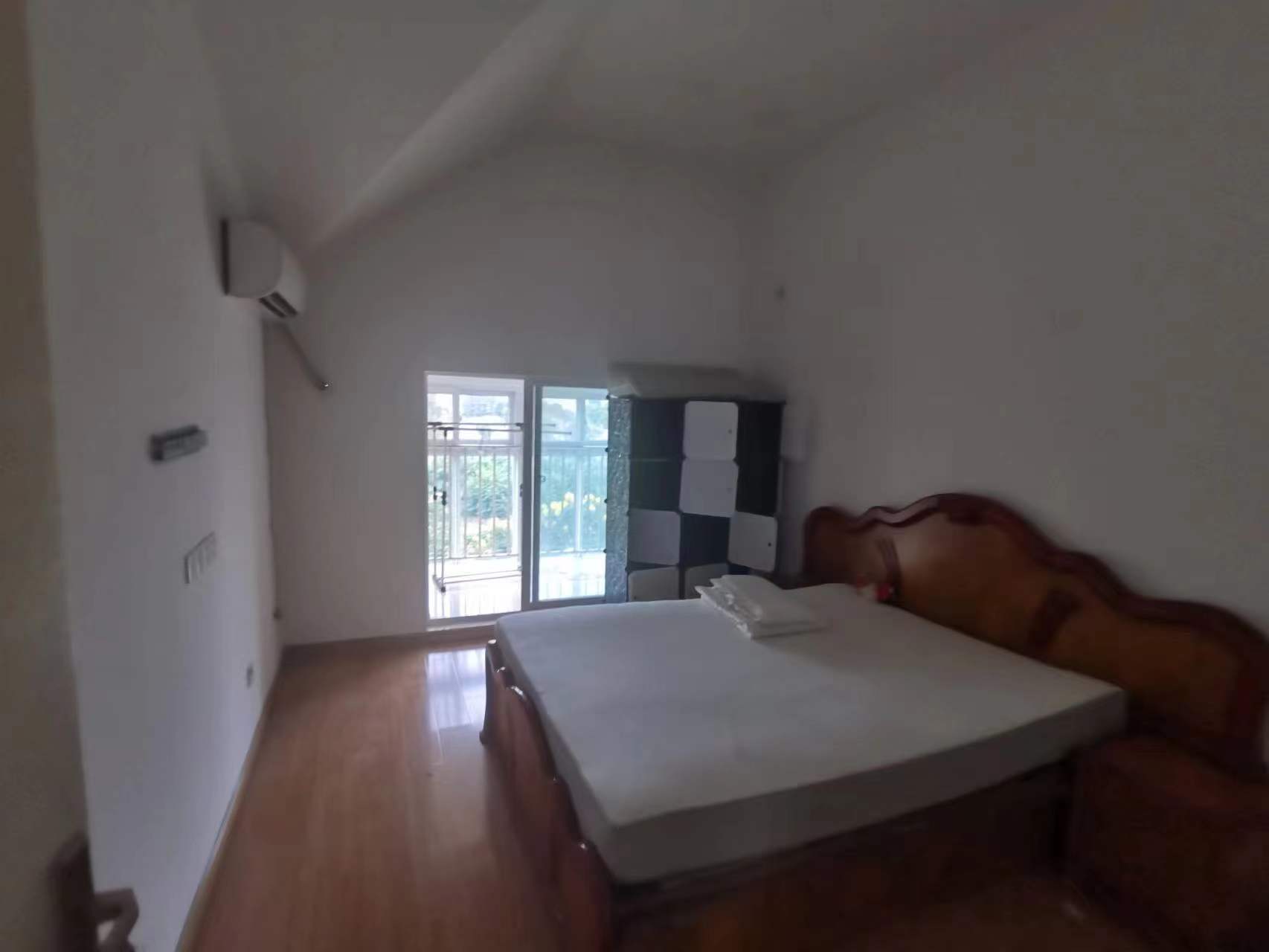 三里墩花苑四期 4室2厅2卫 82m&sup2;