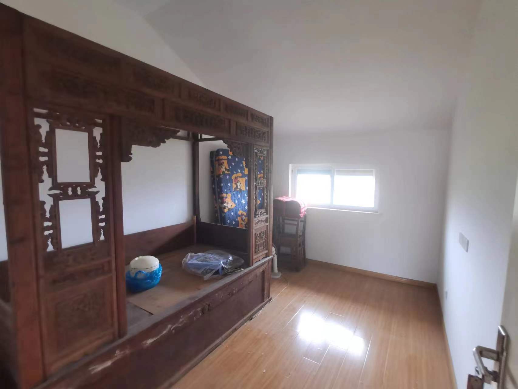 三里墩花苑四期 4室2厅2卫 82m&sup2;