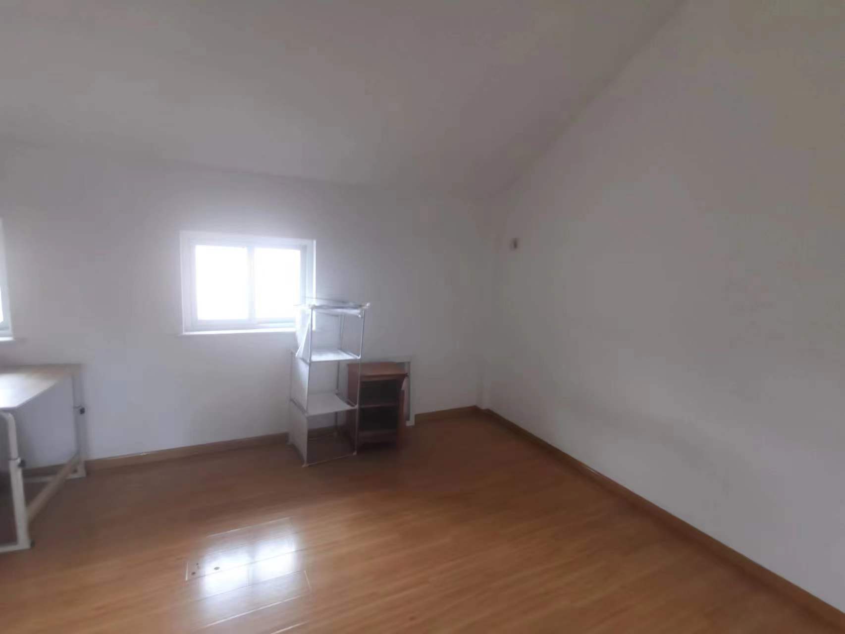 三里墩花苑四期 4室2厅2卫 82m&sup2;