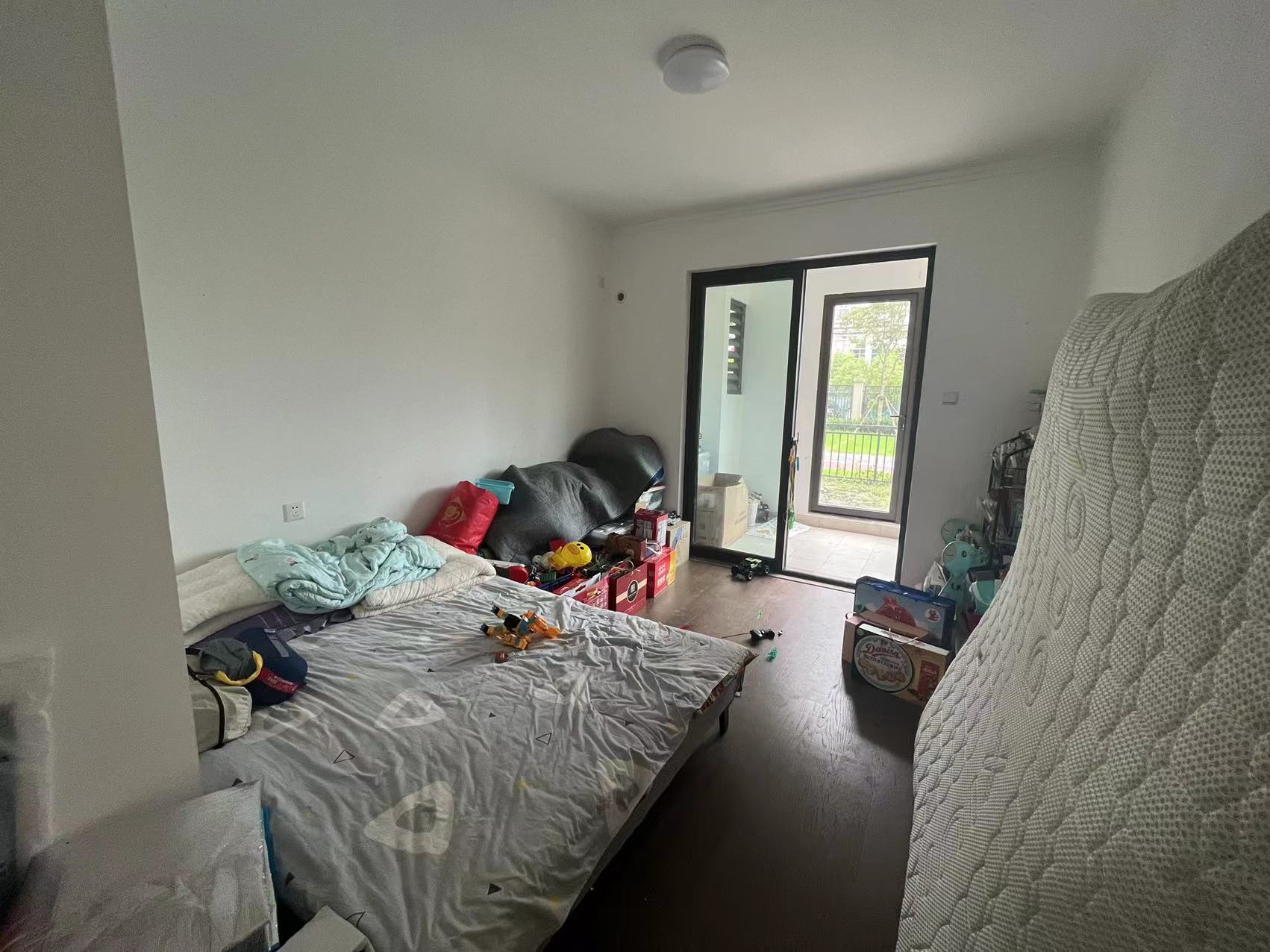 华强国际公馆 3室2厅2卫 280.00m&sup2;