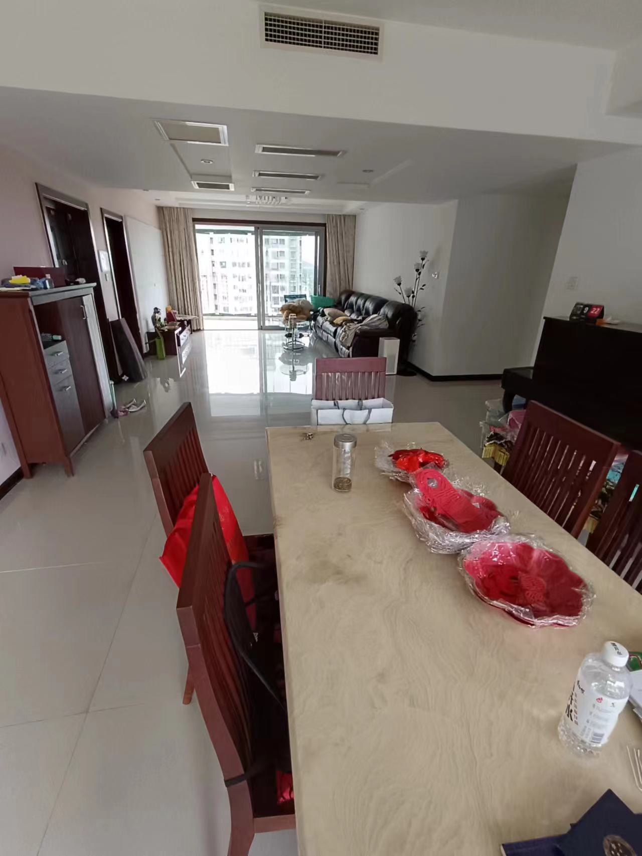 新城小区 4室2厅2卫 179.14m²
