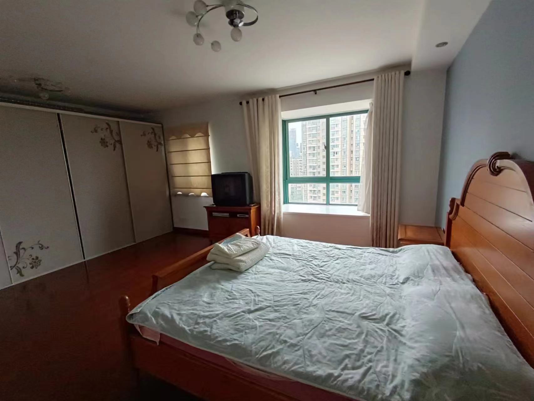 新城小区 4室2厅2卫 179.14m&sup2;