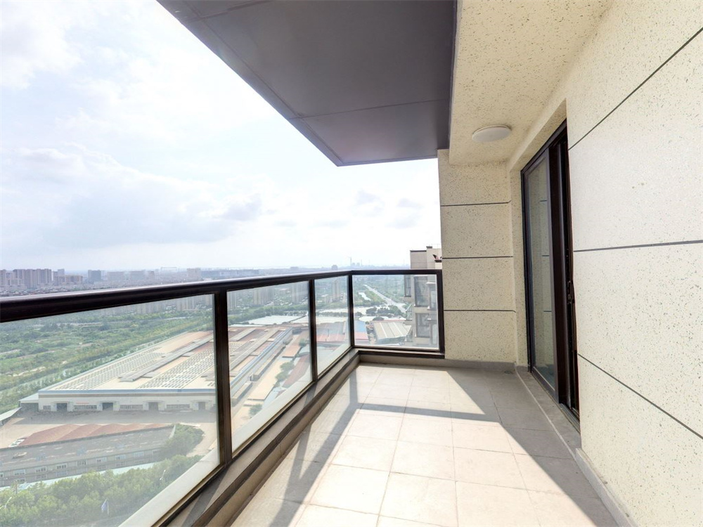 雍华府 3室2厅2卫 114m&sup2;