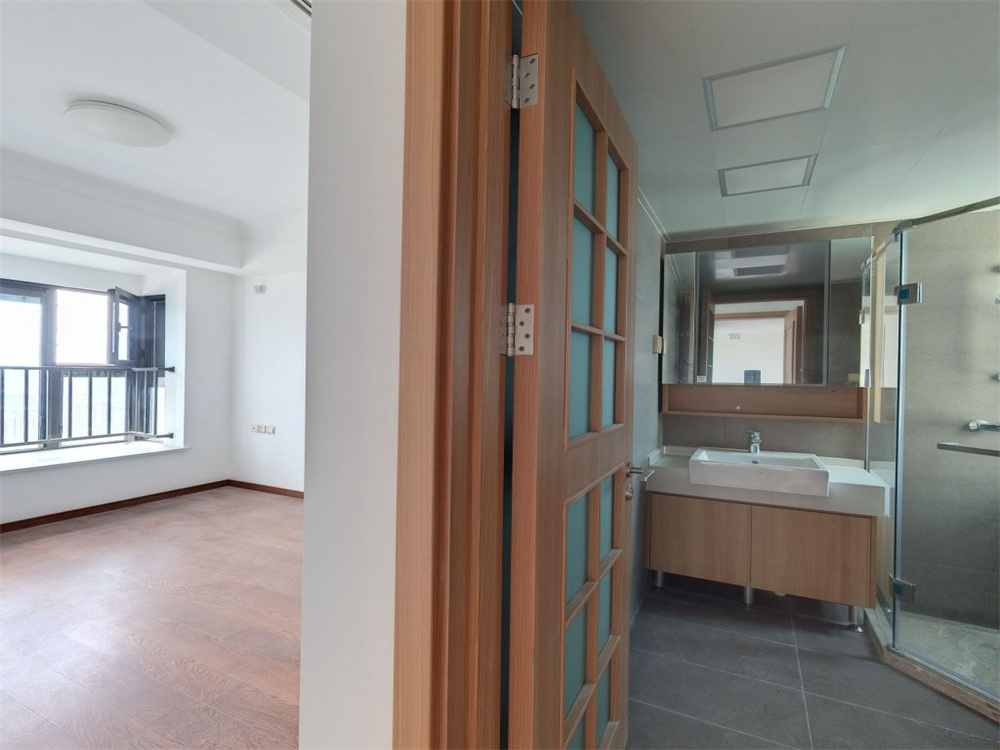 雍华府 3室2厅2卫 114m&sup2;