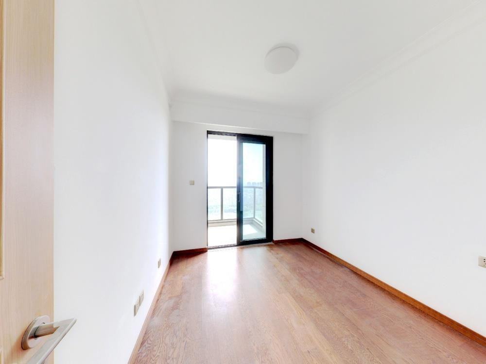 雍华府 3室2厅2卫 114m&sup2;