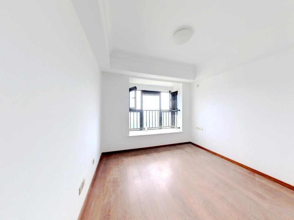 雍华府 3室2厅2卫 114m&sup2;