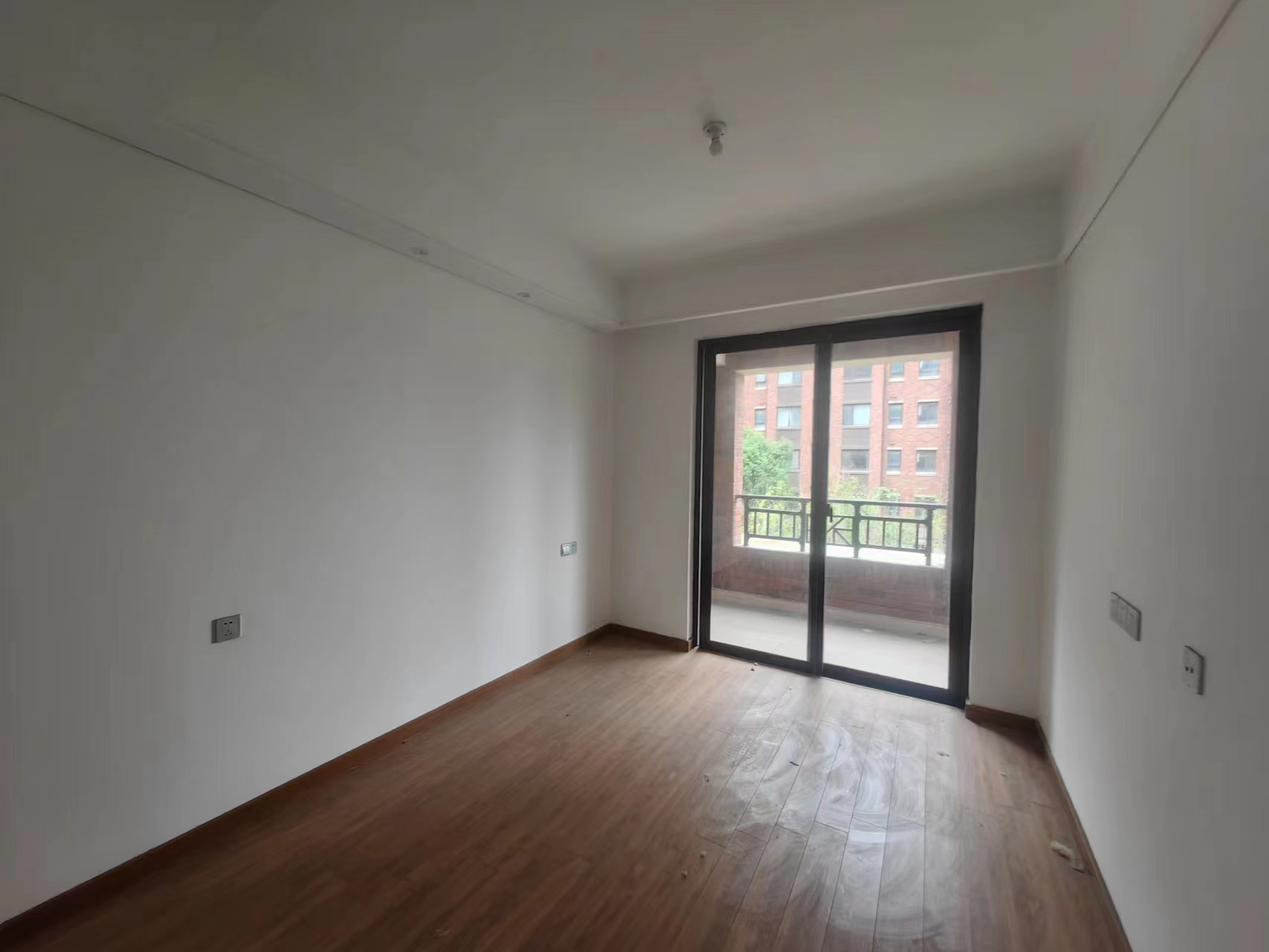 佳期漫 4室2厅1卫 120m&sup2;