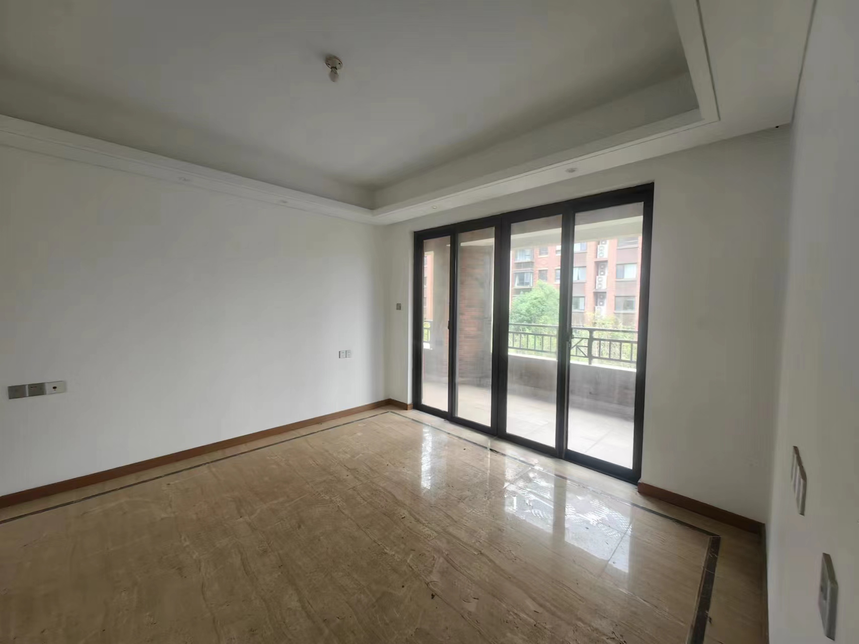 佳期漫 4室2厅1卫 120m&sup2;