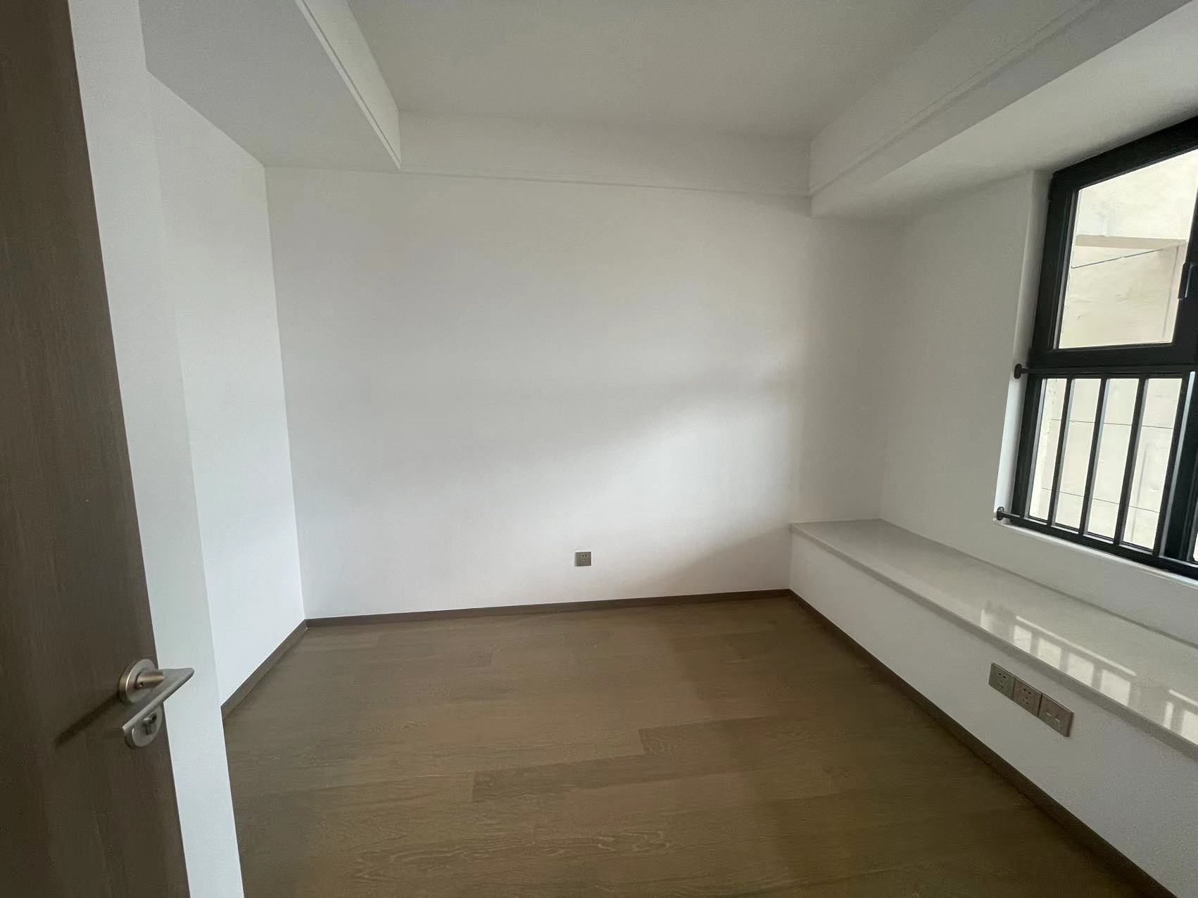 卓越华宸世纪025地块 3室2厅2卫 102m&sup2;